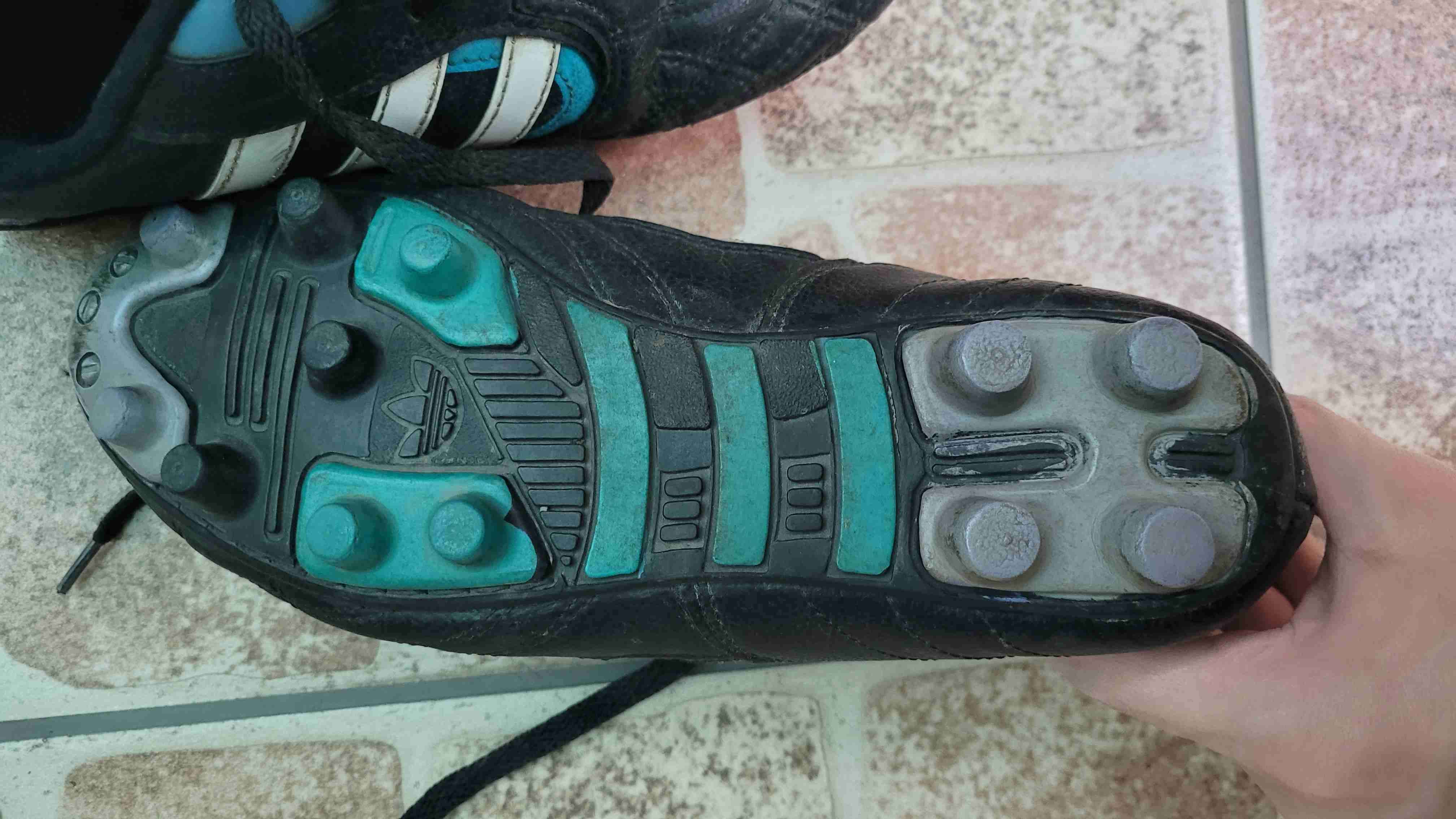 Zapatillas deportivas negras Adidas - miniatura 3
