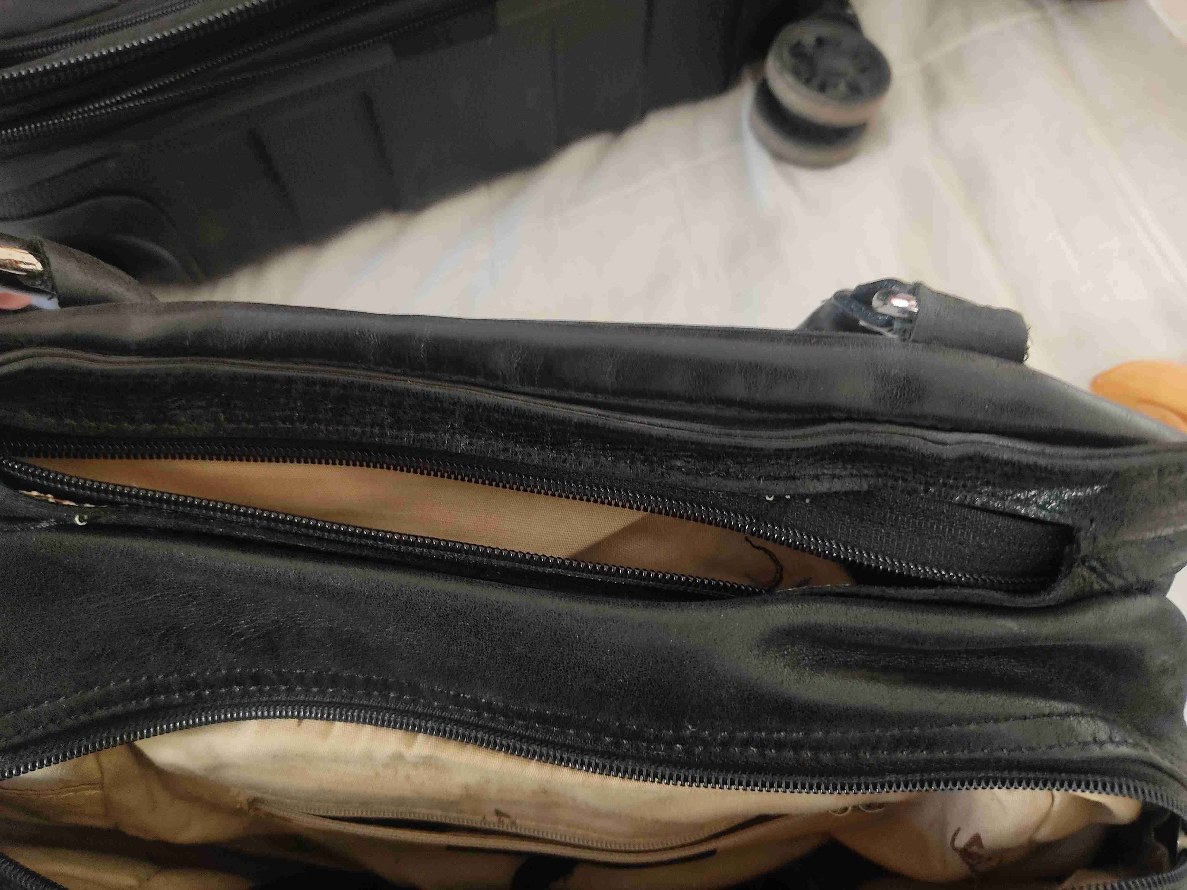 Cartera negra de cuero - miniatura 6