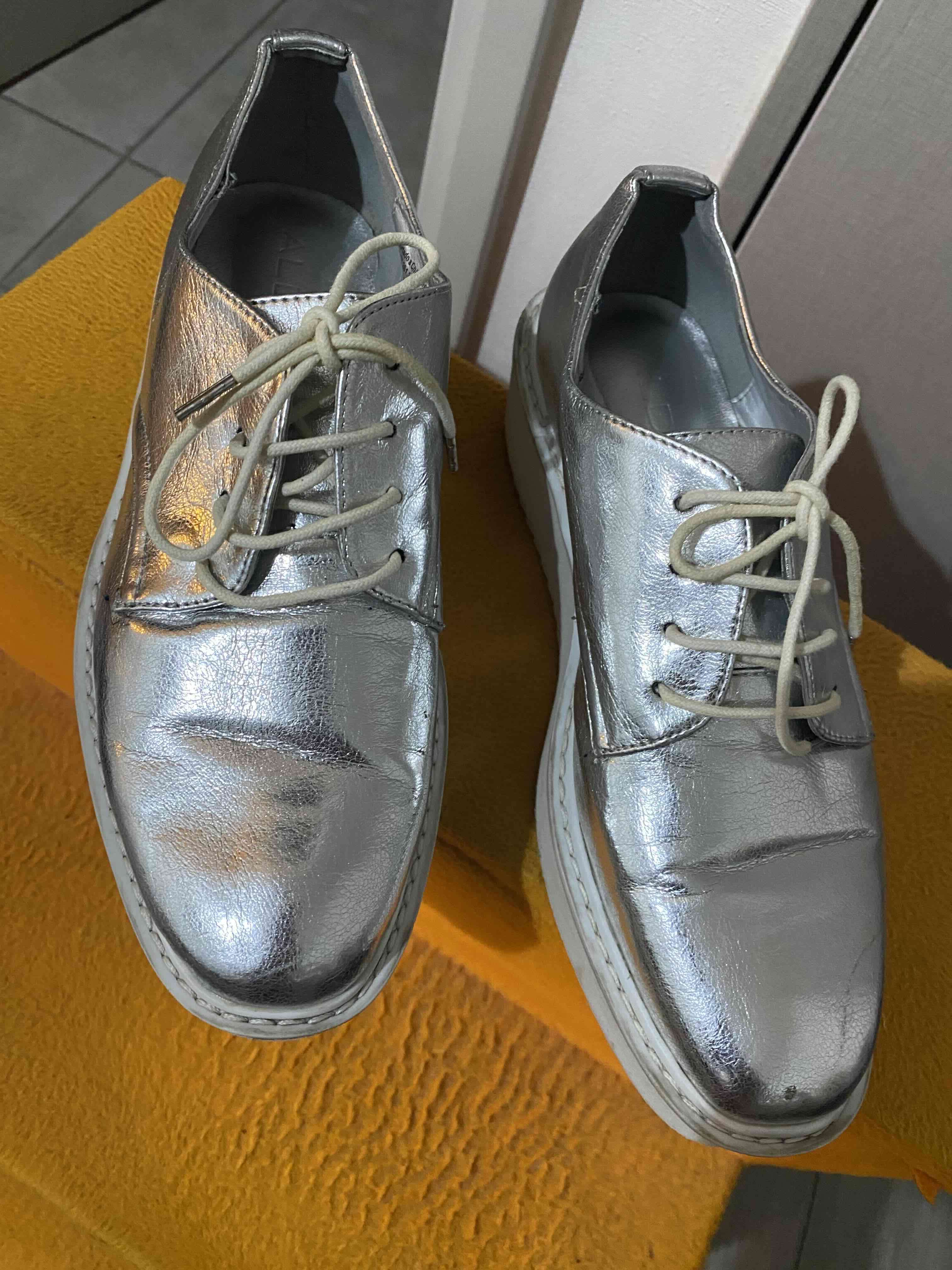 Zapatos plateados con plataforma - miniatura 3