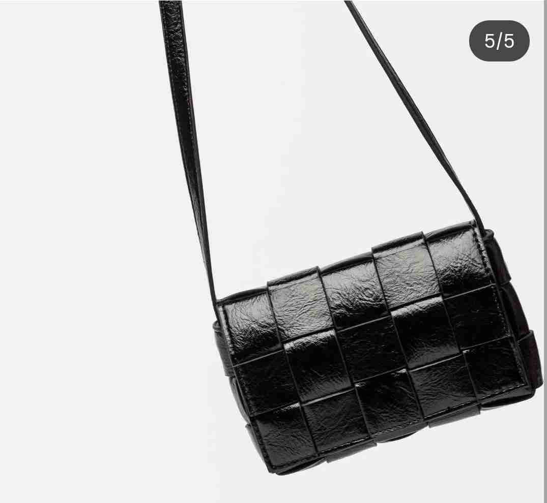 Cartera cruzada negra acolchada - miniatura 1