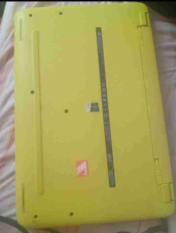 Notebook  en buen estado - miniatura 3