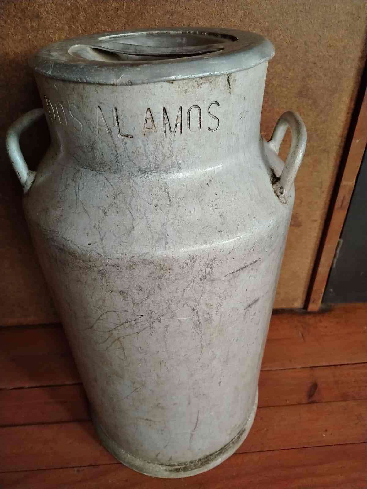 Lechero antiguo con tapa - miniatura 3