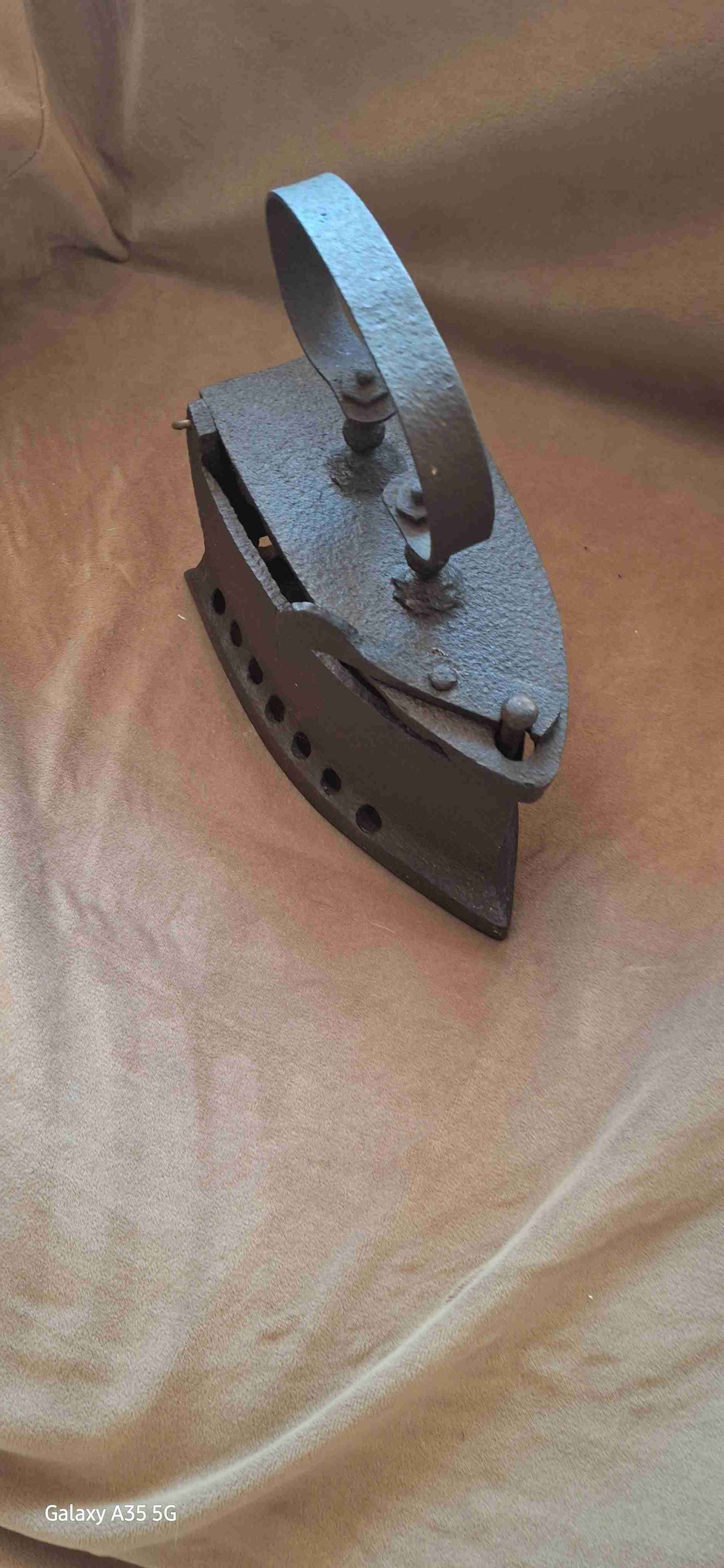 Plancha antigua de hierro - miniatura 1