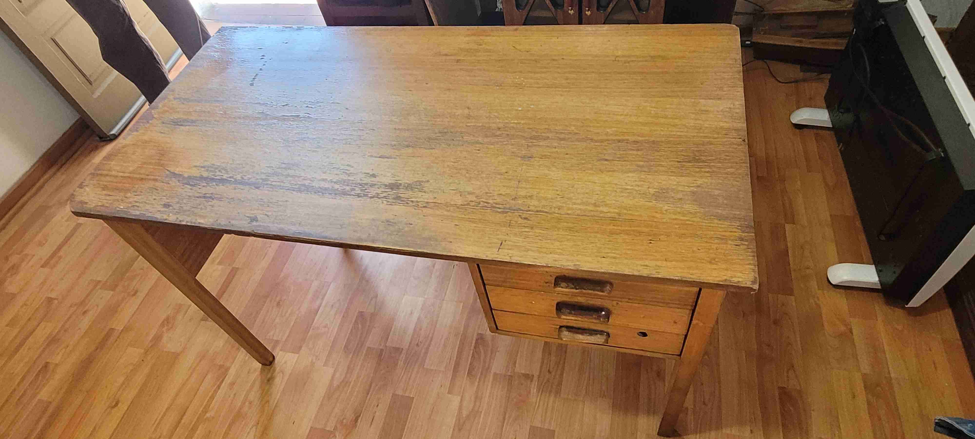 Escritorio de madera vintage - miniatura 3