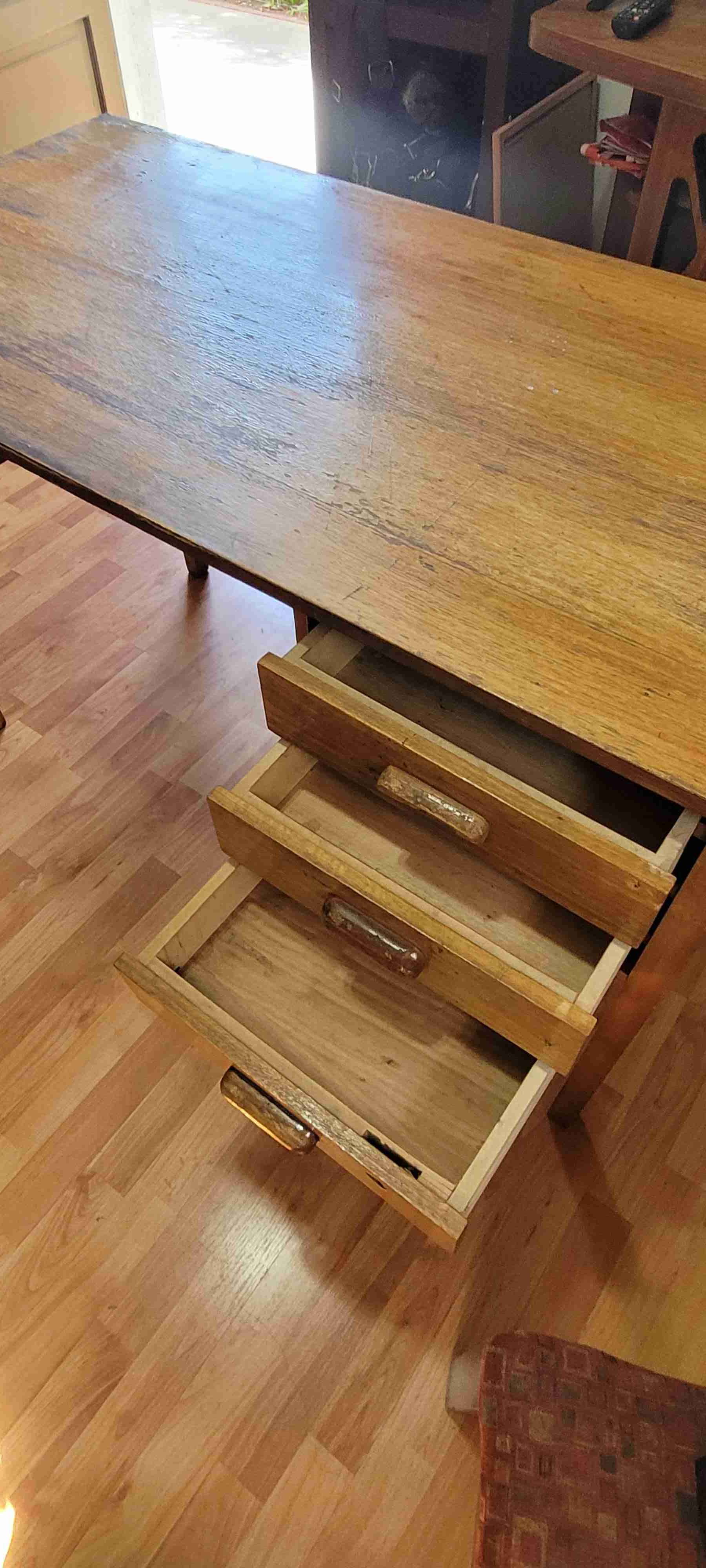 Escritorio de madera vintage - miniatura 4