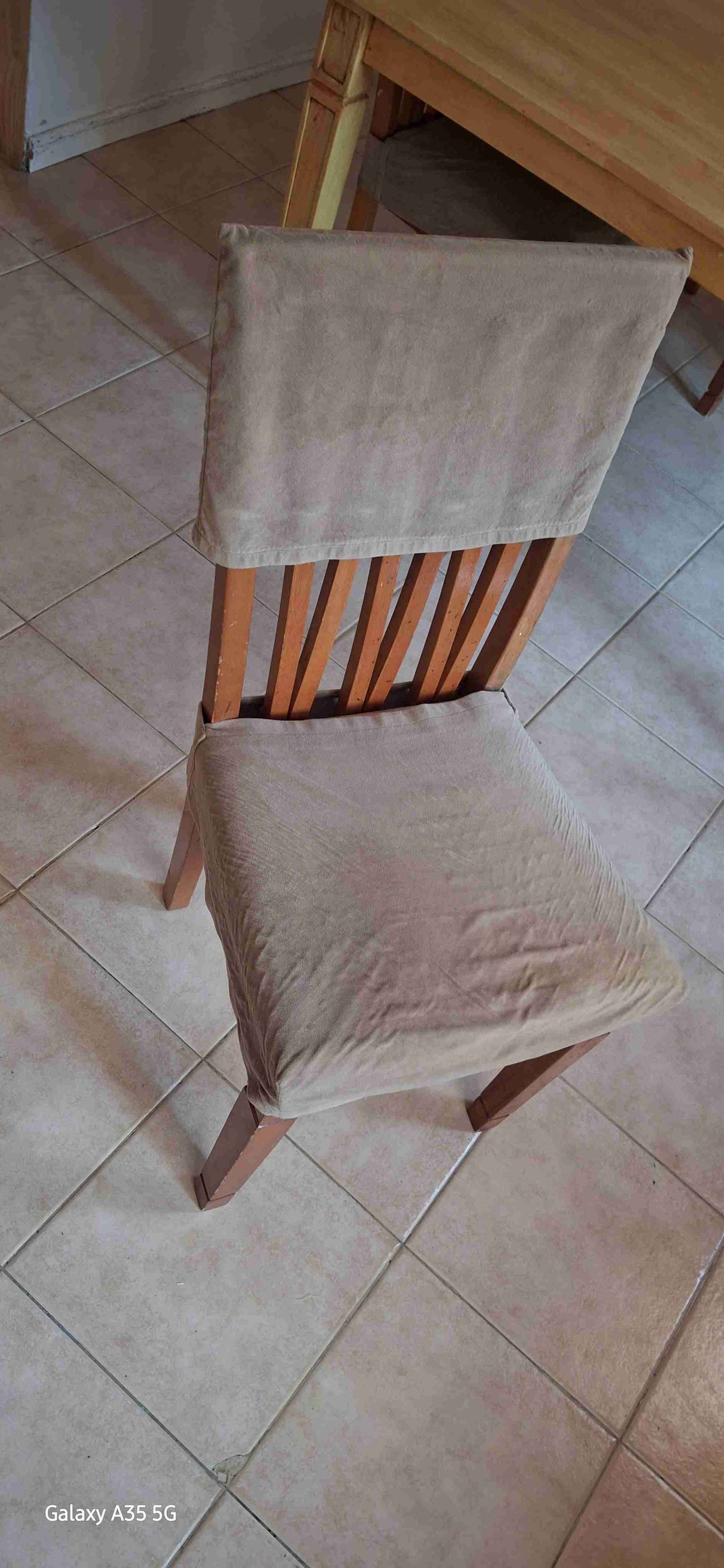 Comedor cuatro sillas con uso - miniatura 3