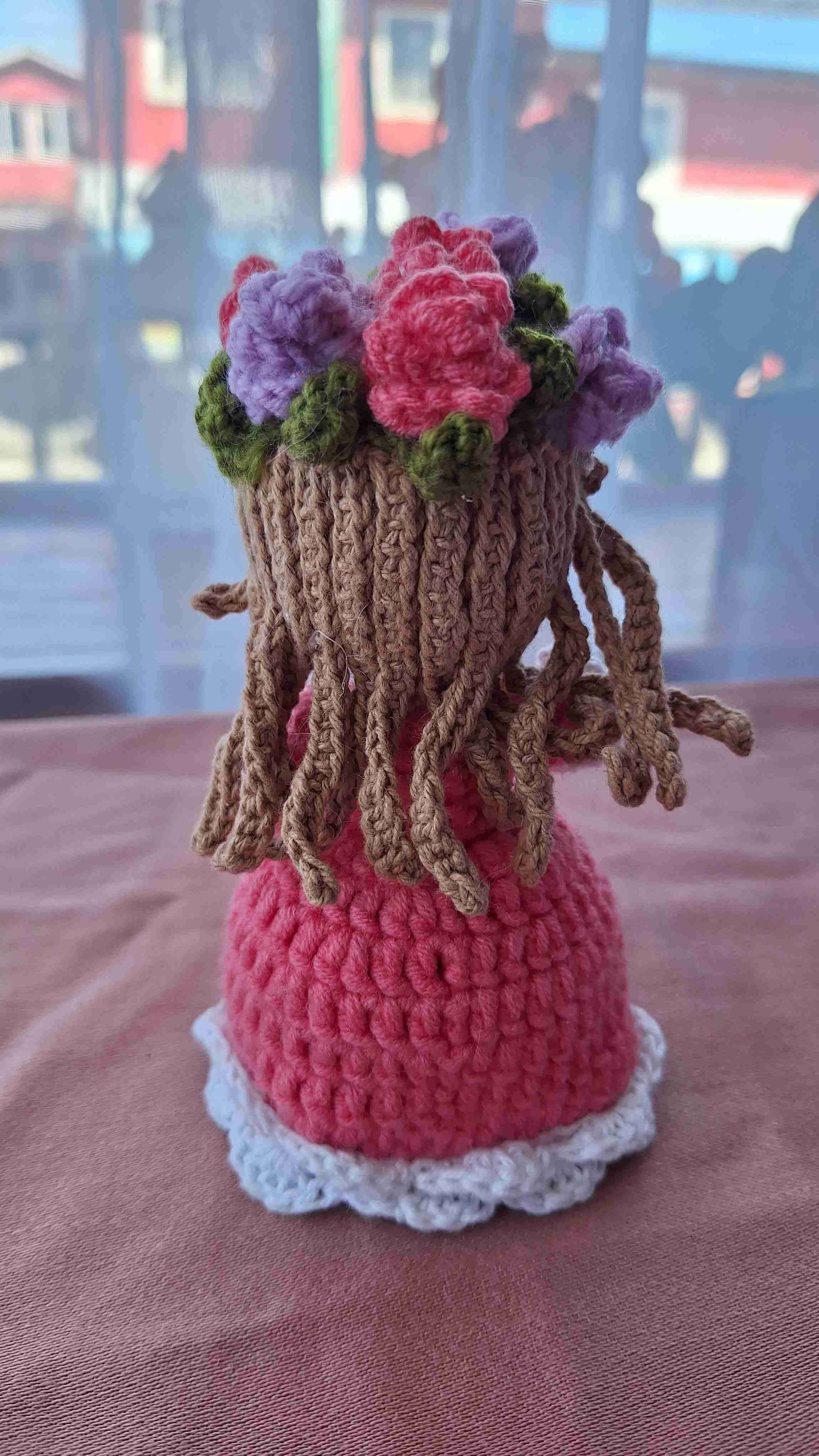 Muñeca amigurumi tejida a mano - miniatura 4