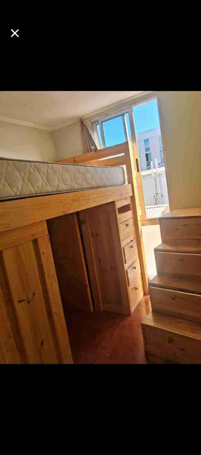 Cama alta con escalera y almacenamiento - miniatura 1