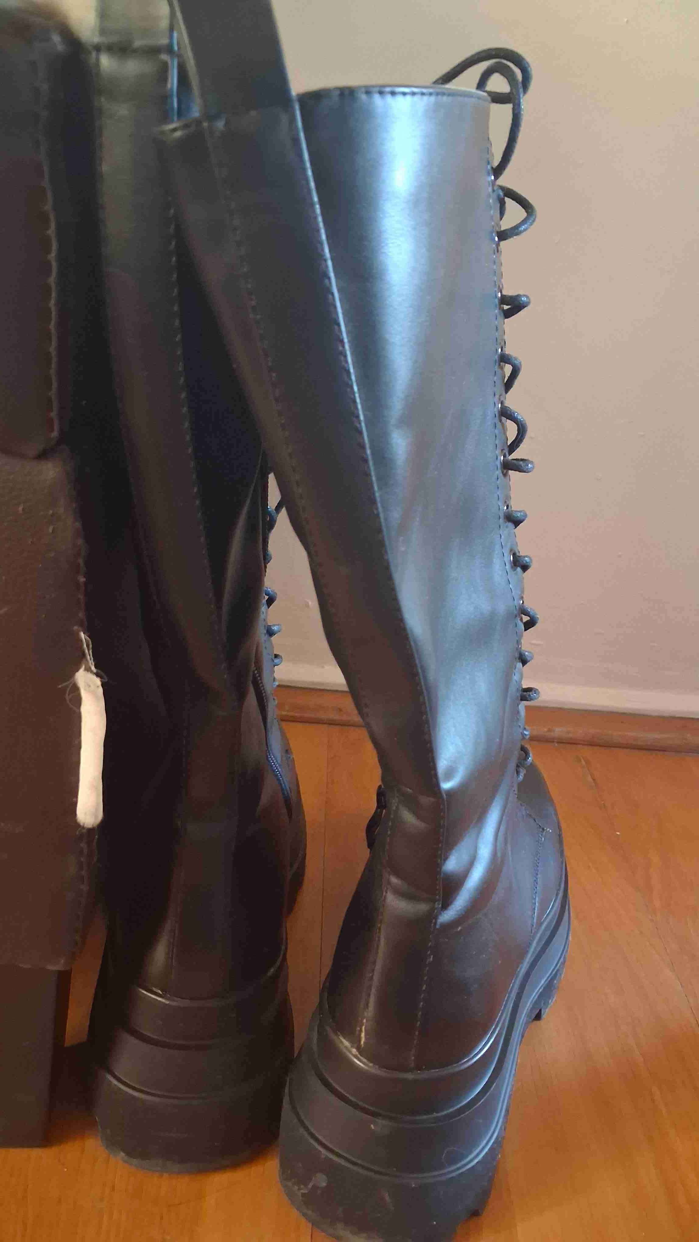 Botas negras de cuero altas - miniatura 1