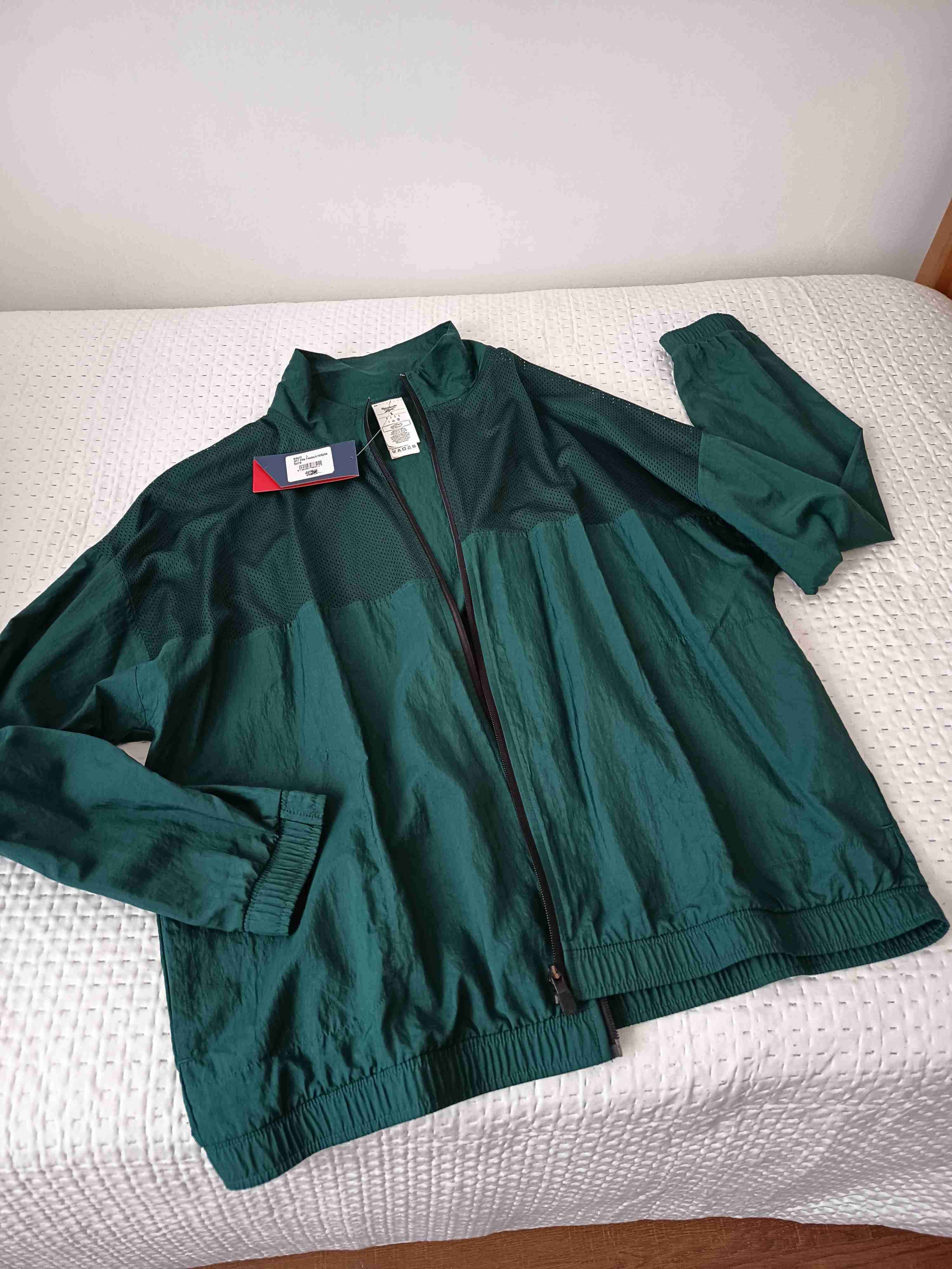 Chaqueta cortaviento verde - miniatura 1