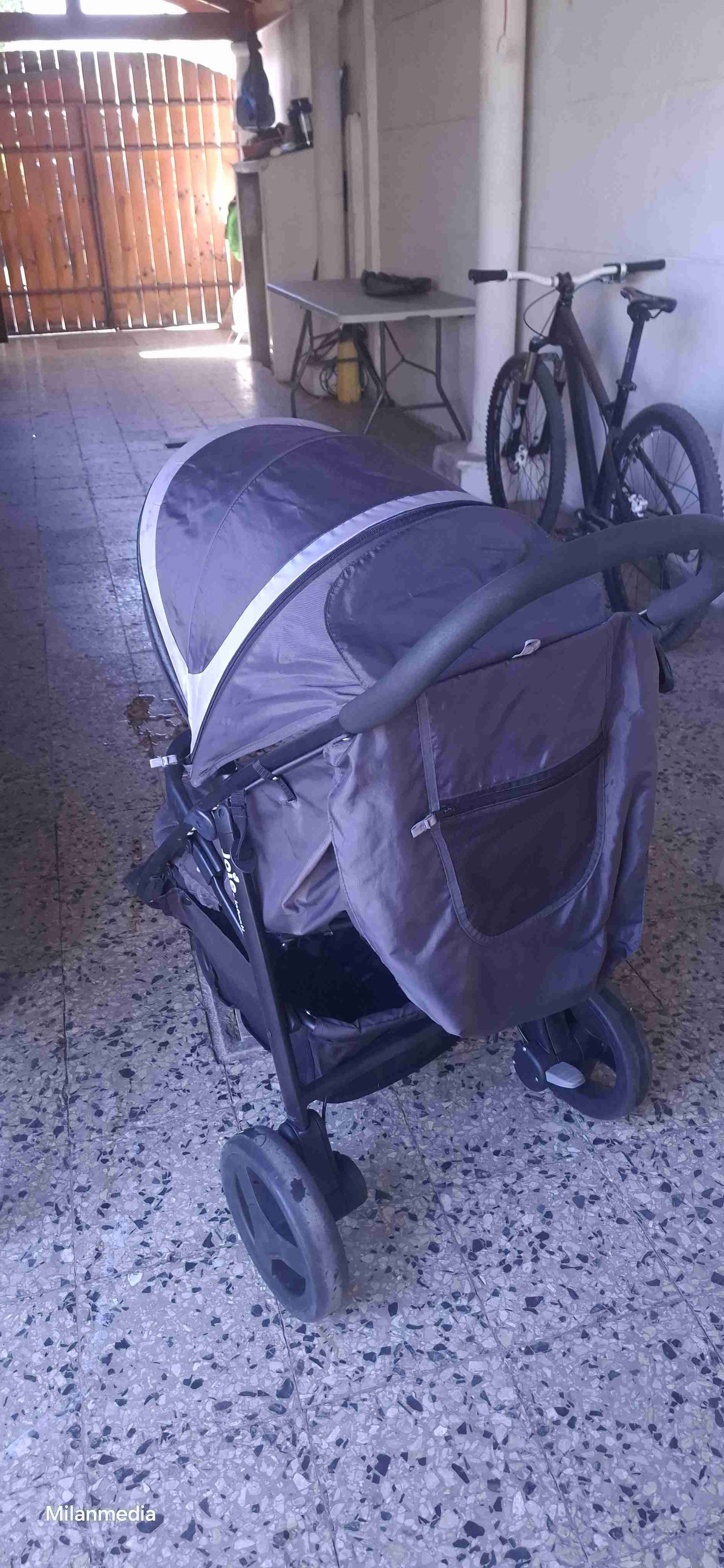 Coche Joie negro para bebé - miniatura 2