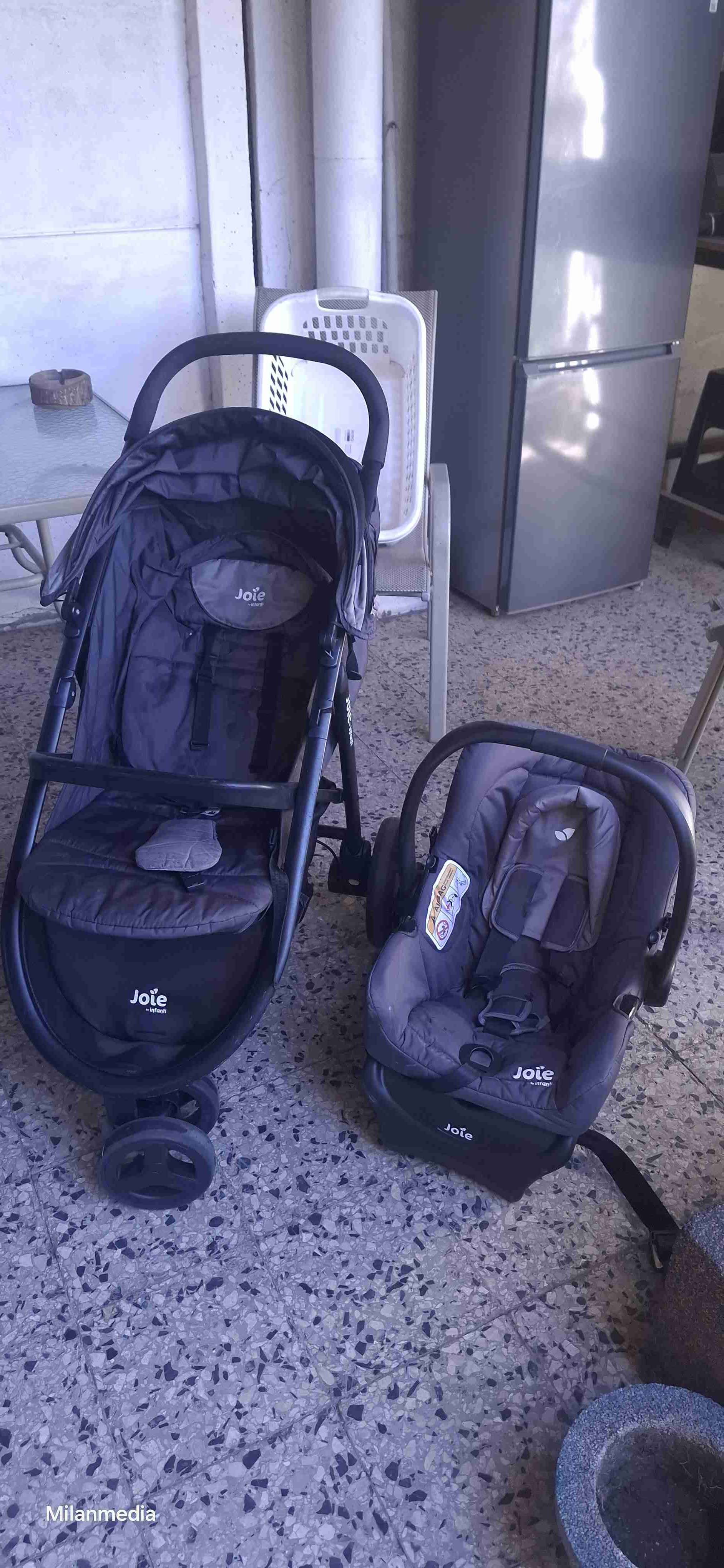 Coche Joie negro para bebé - miniatura 3