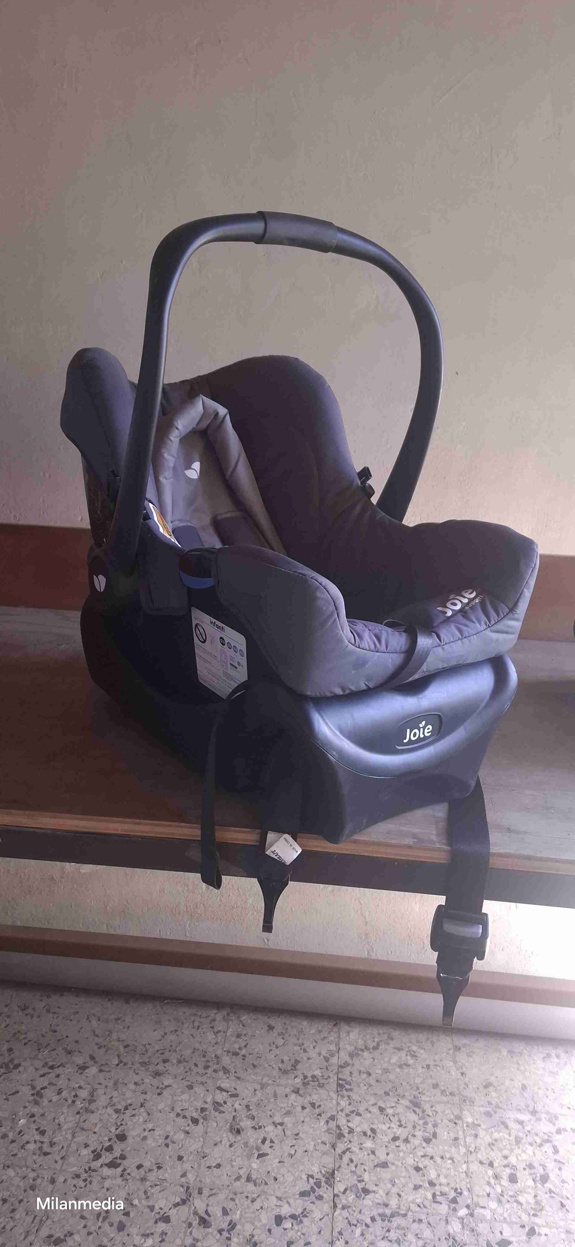 Coche Joie negro para bebé - miniatura 4