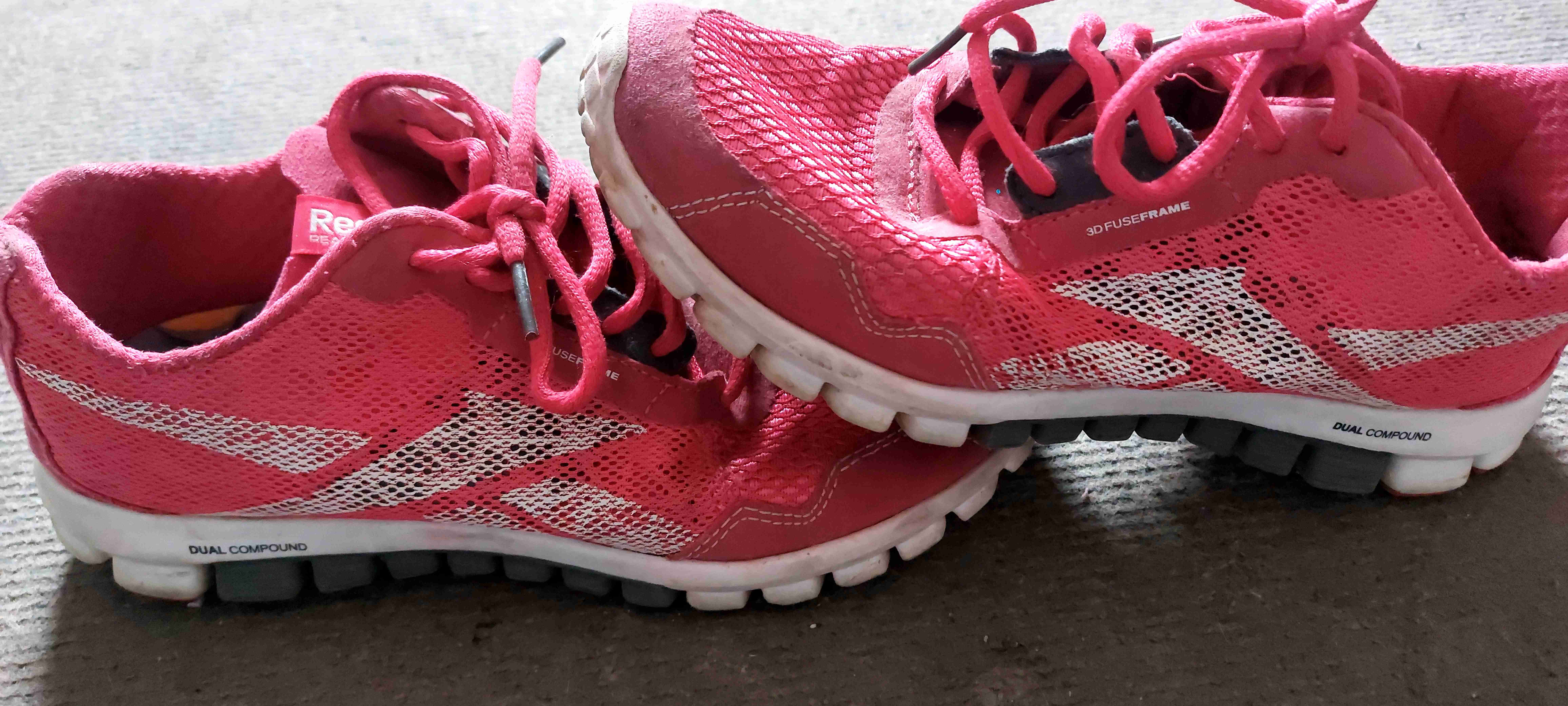 Zapatillas deportivas rosadas - 1