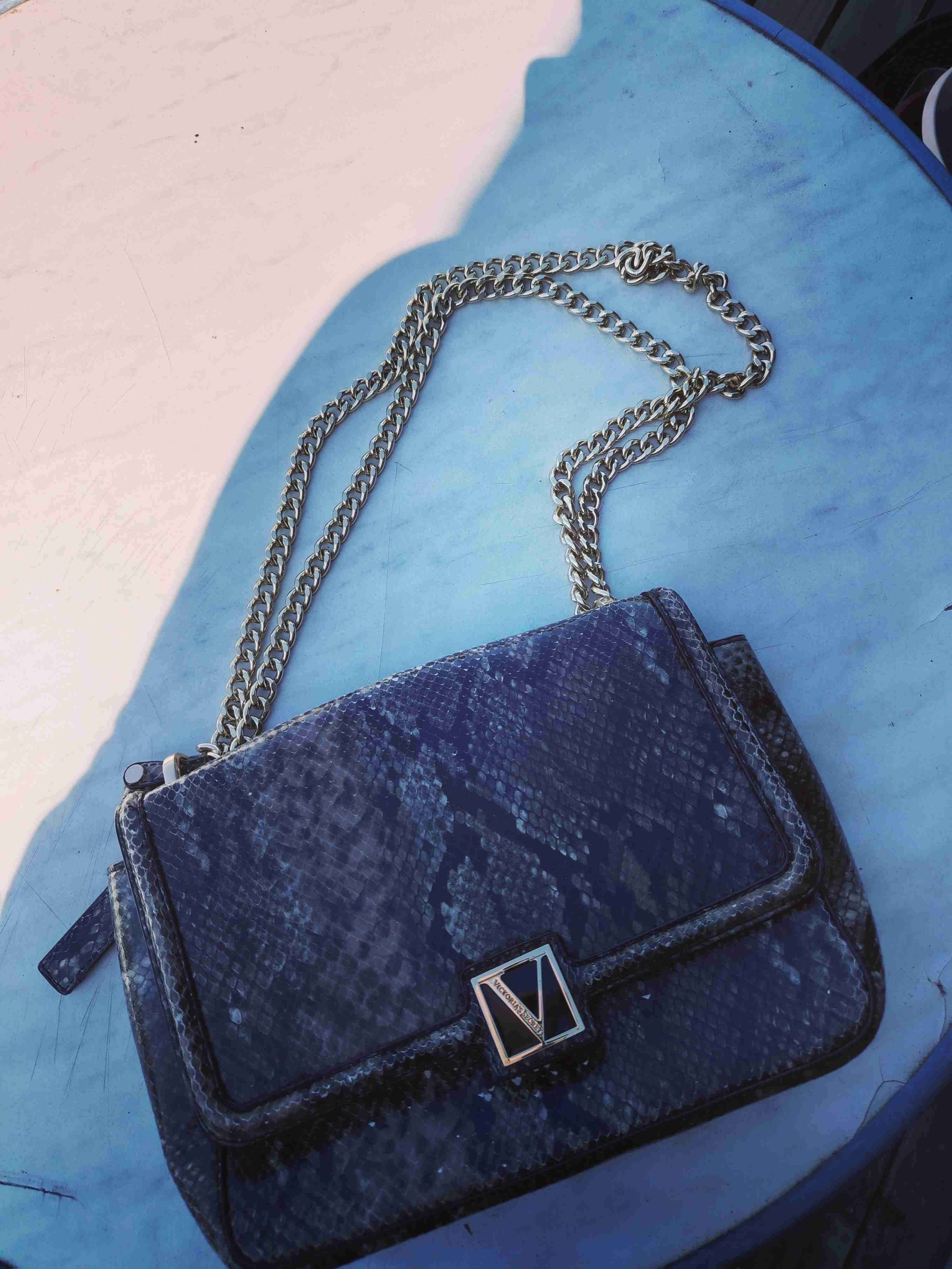 Bandolera grisl con textura - miniatura 2