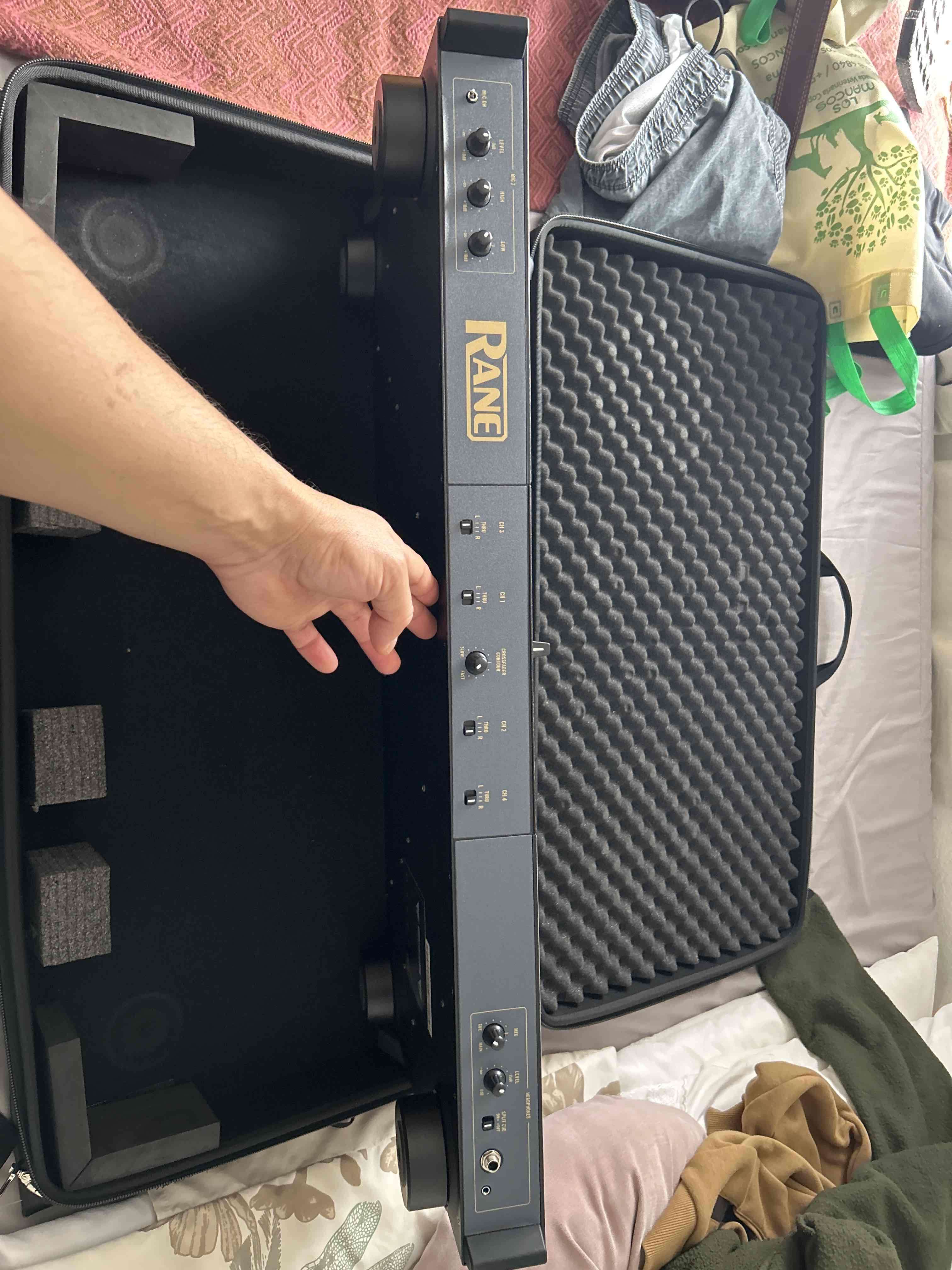 Controlador DJ profesional Rane four - miniatura 3