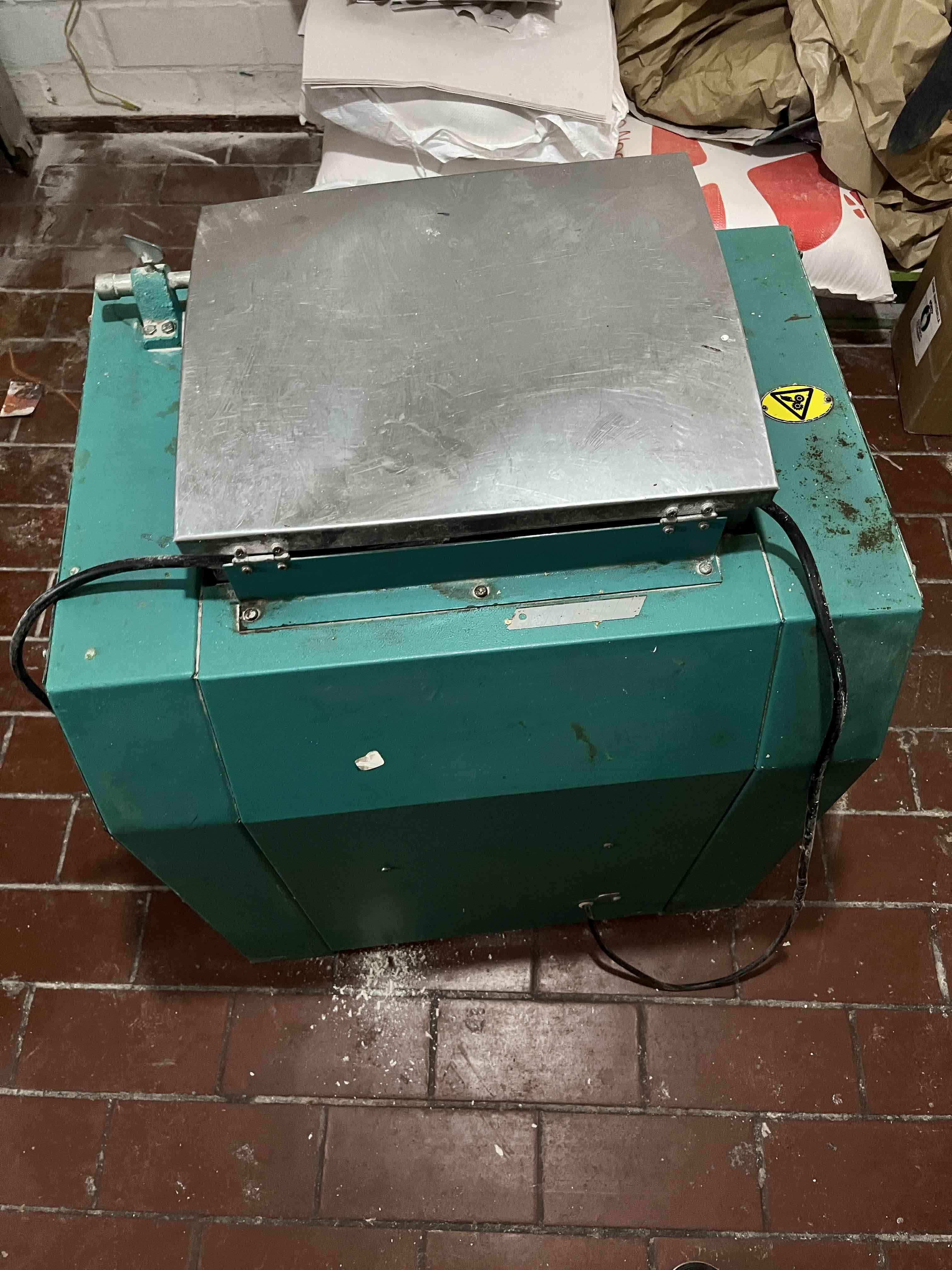 Máquina industrial de procesamiento - miniatura 2