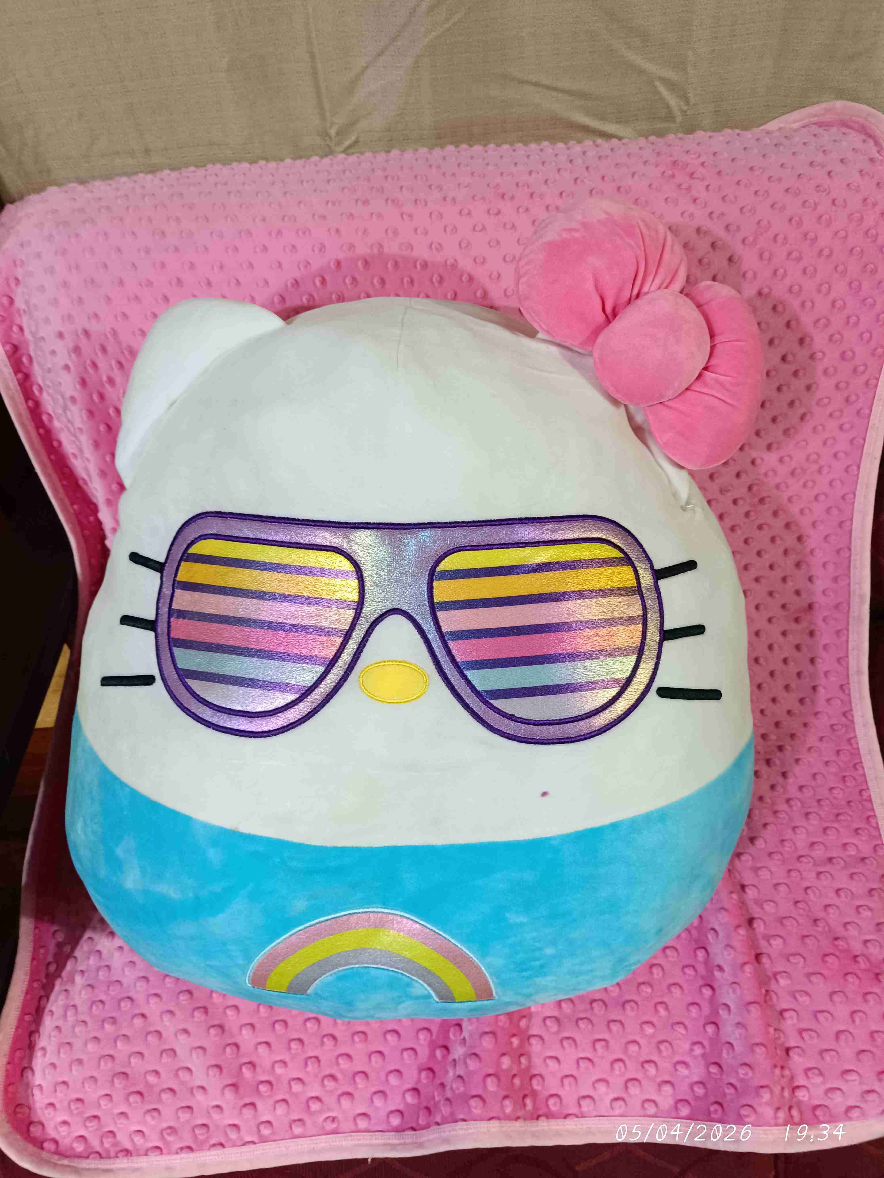 Cojín peluche con gafas brillante - miniatura 1