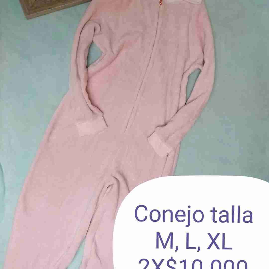 Pijama rosa conejos