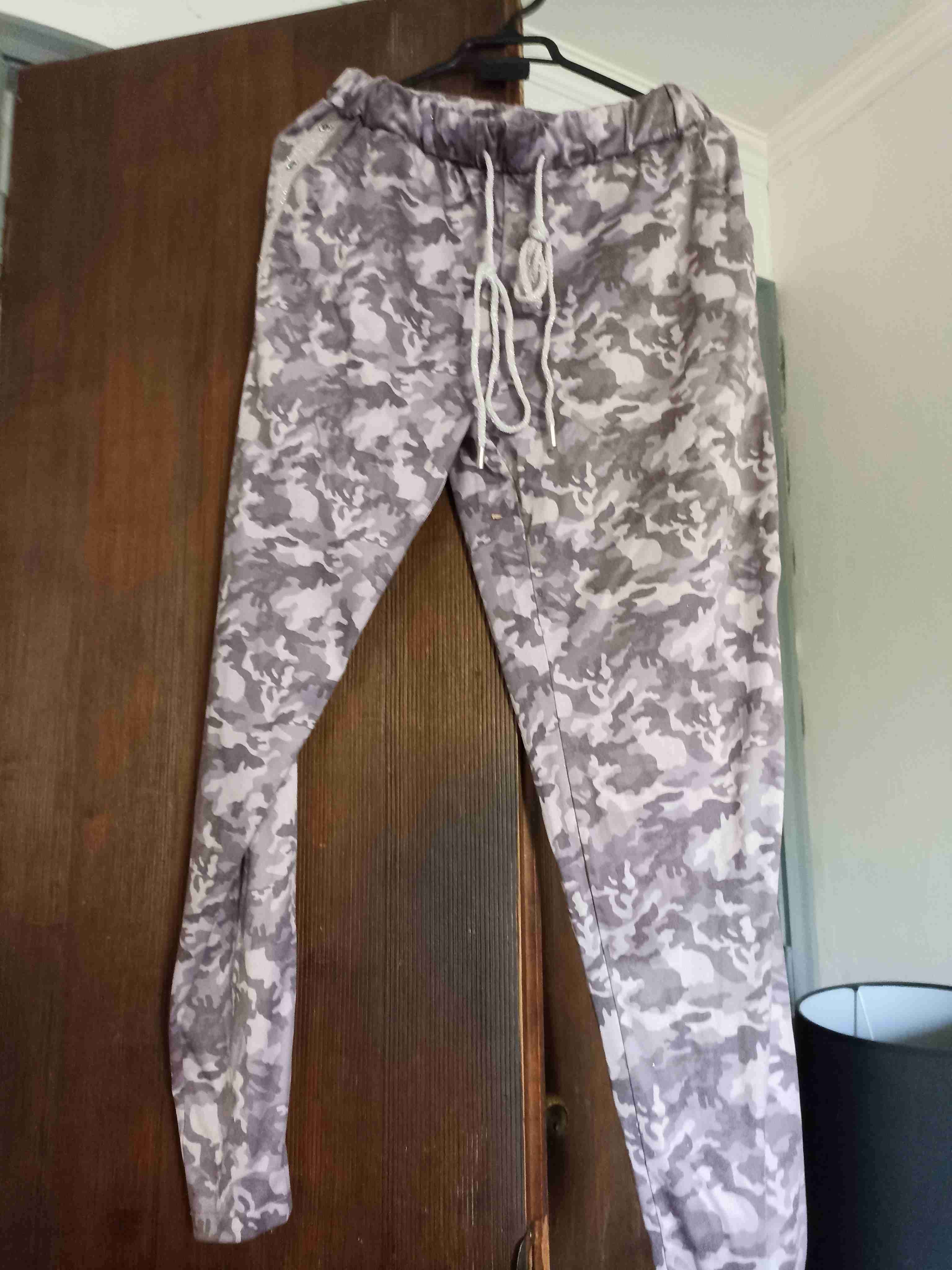 Pantalones deportivos camuflados