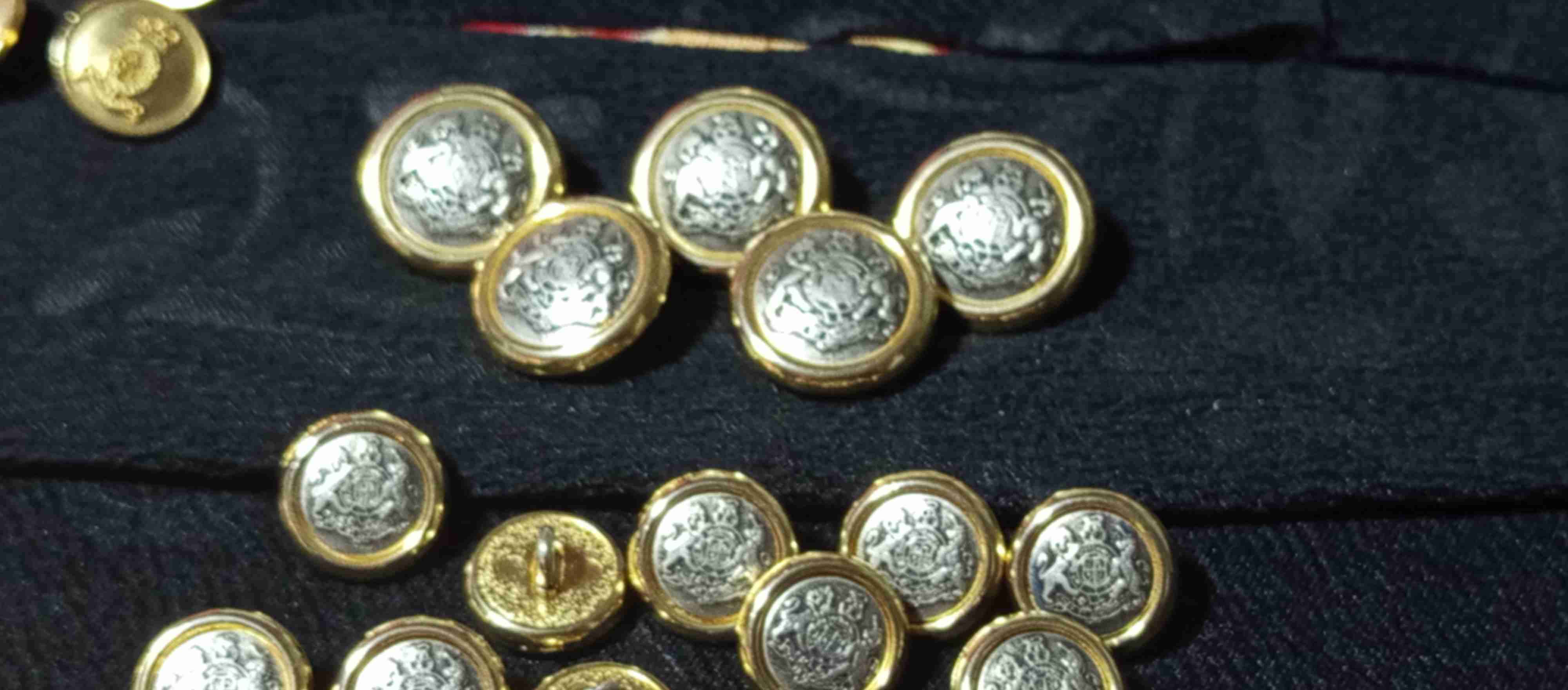 Botones  vintage metálicos italianos - miniatura 3