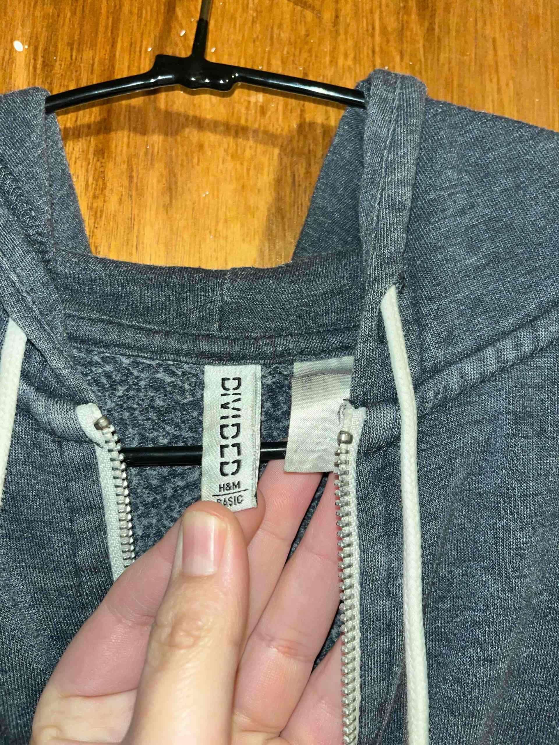 Polerón azul con capucha y cierre HYM - miniatura 4