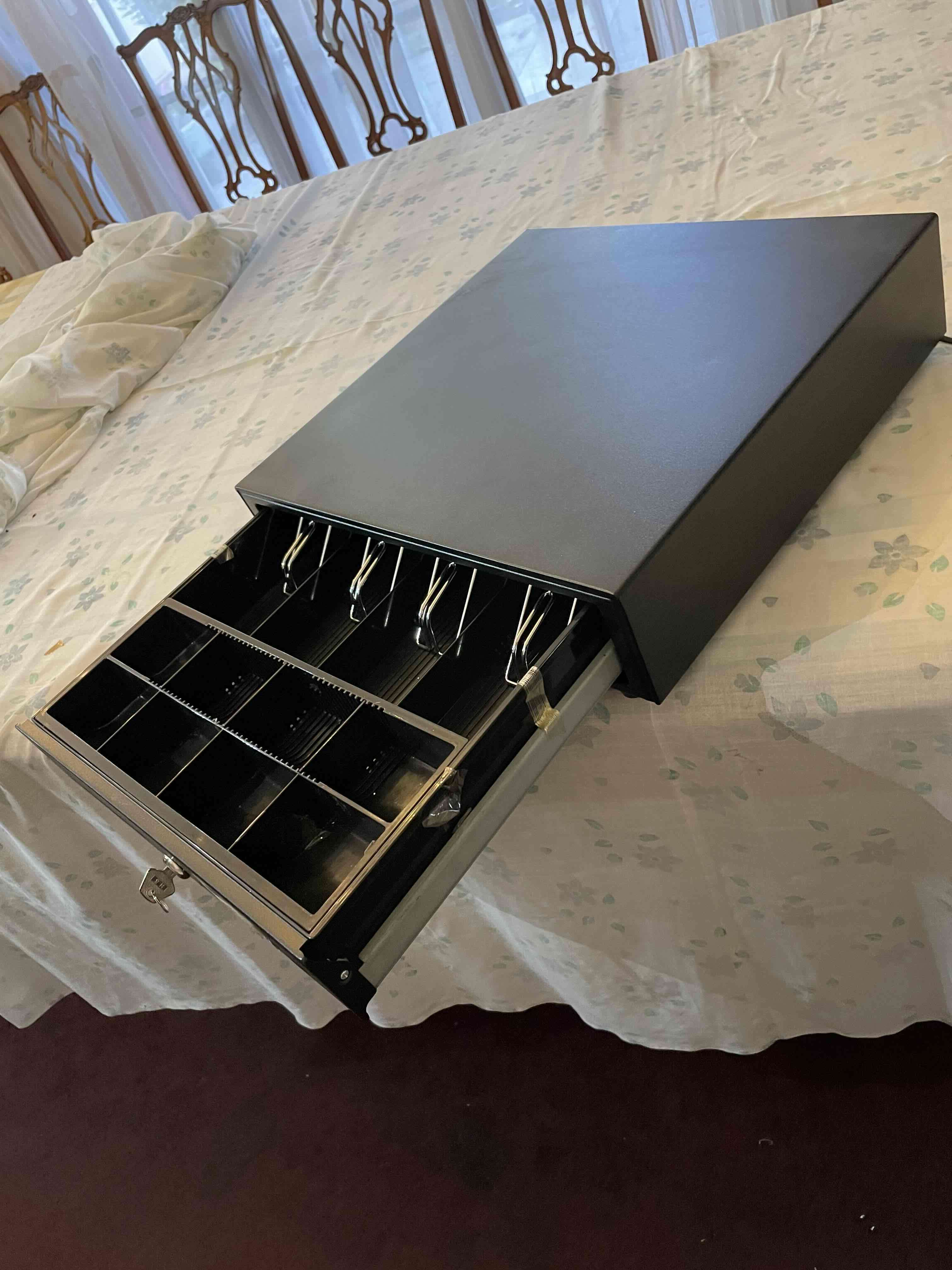 Caja registradora negra - miniatura 4