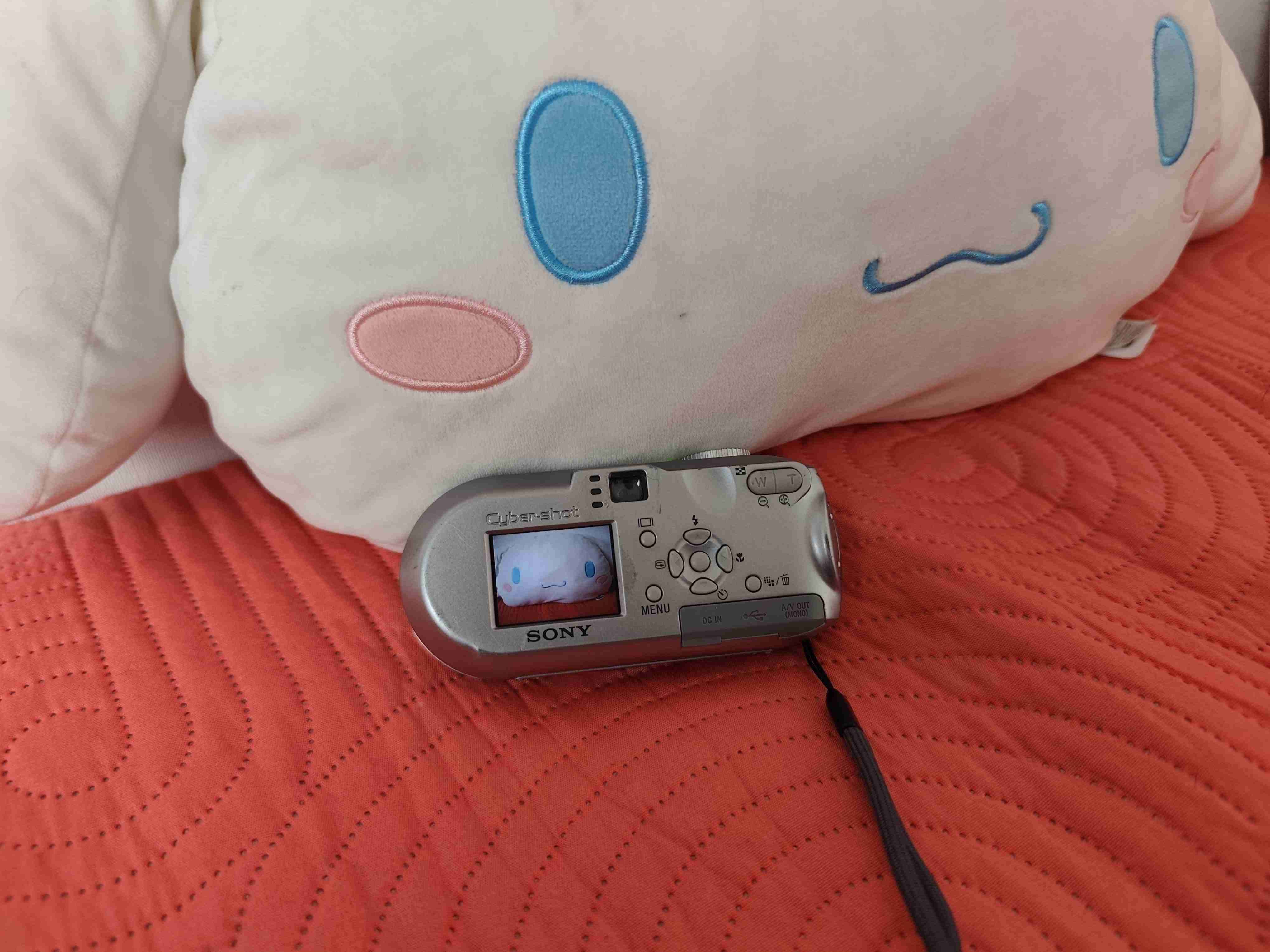 Cámara Sony Cyber-shot plateada - miniatura 1