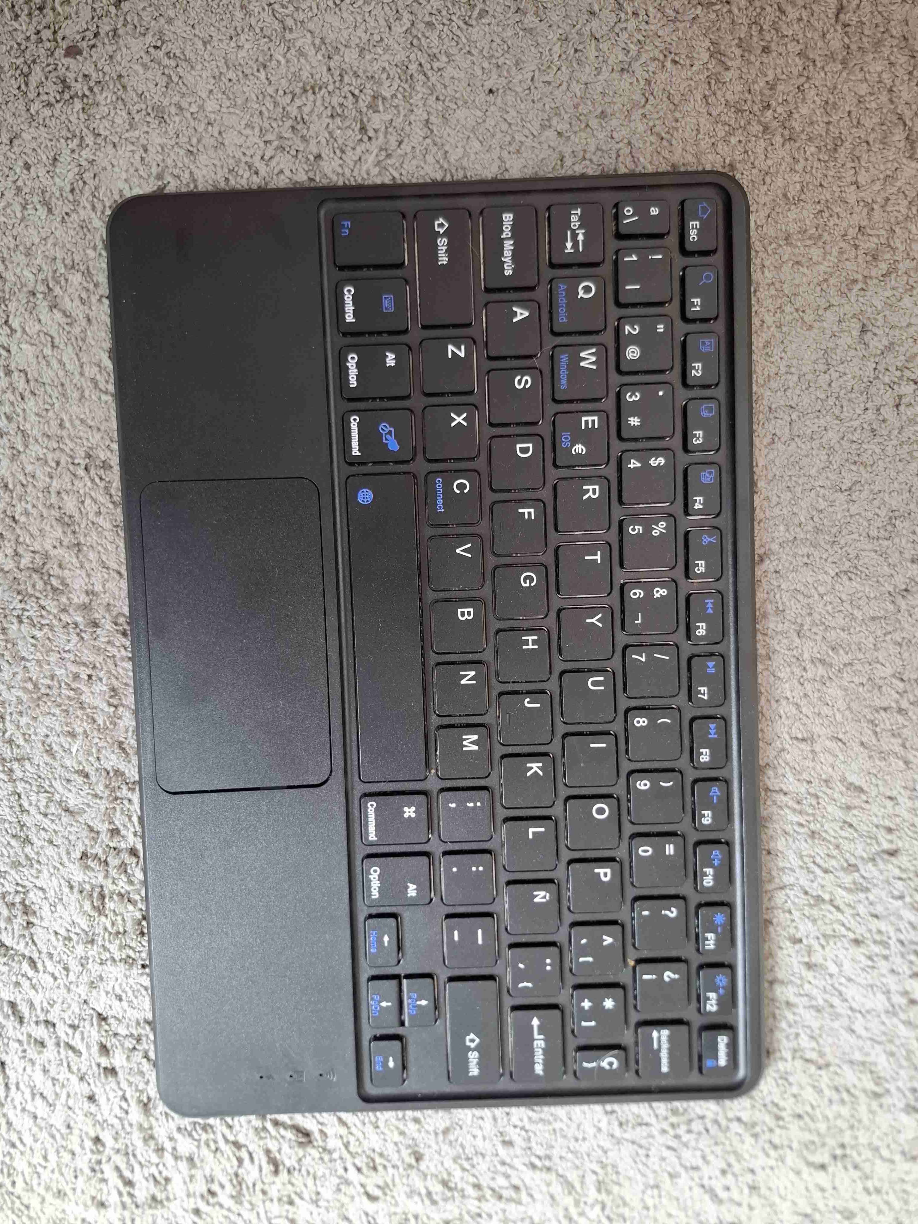 Teclado Bluetooth con touchpad - miniatura 3