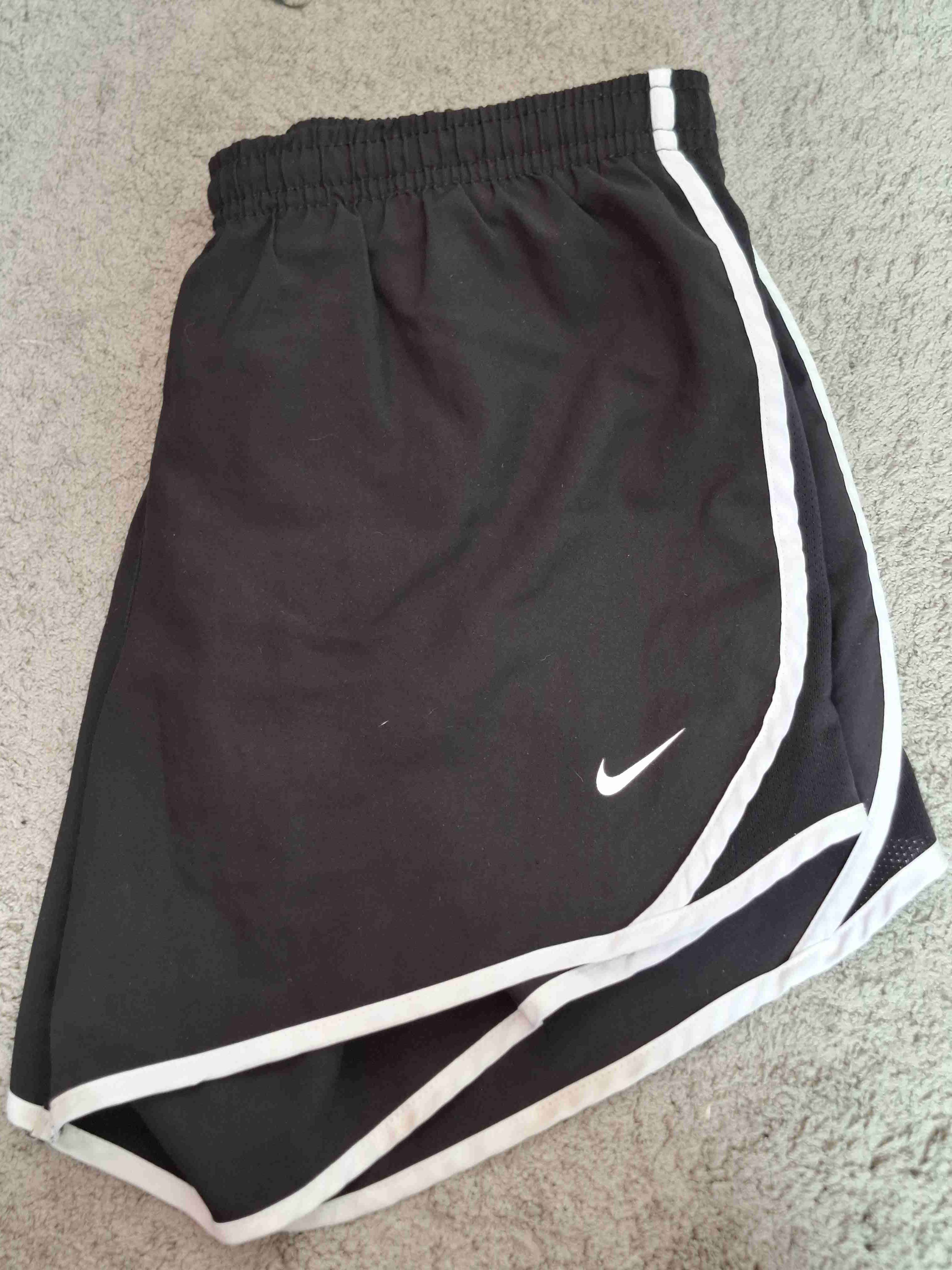 Short deportivo negro Nike - miniatura 1