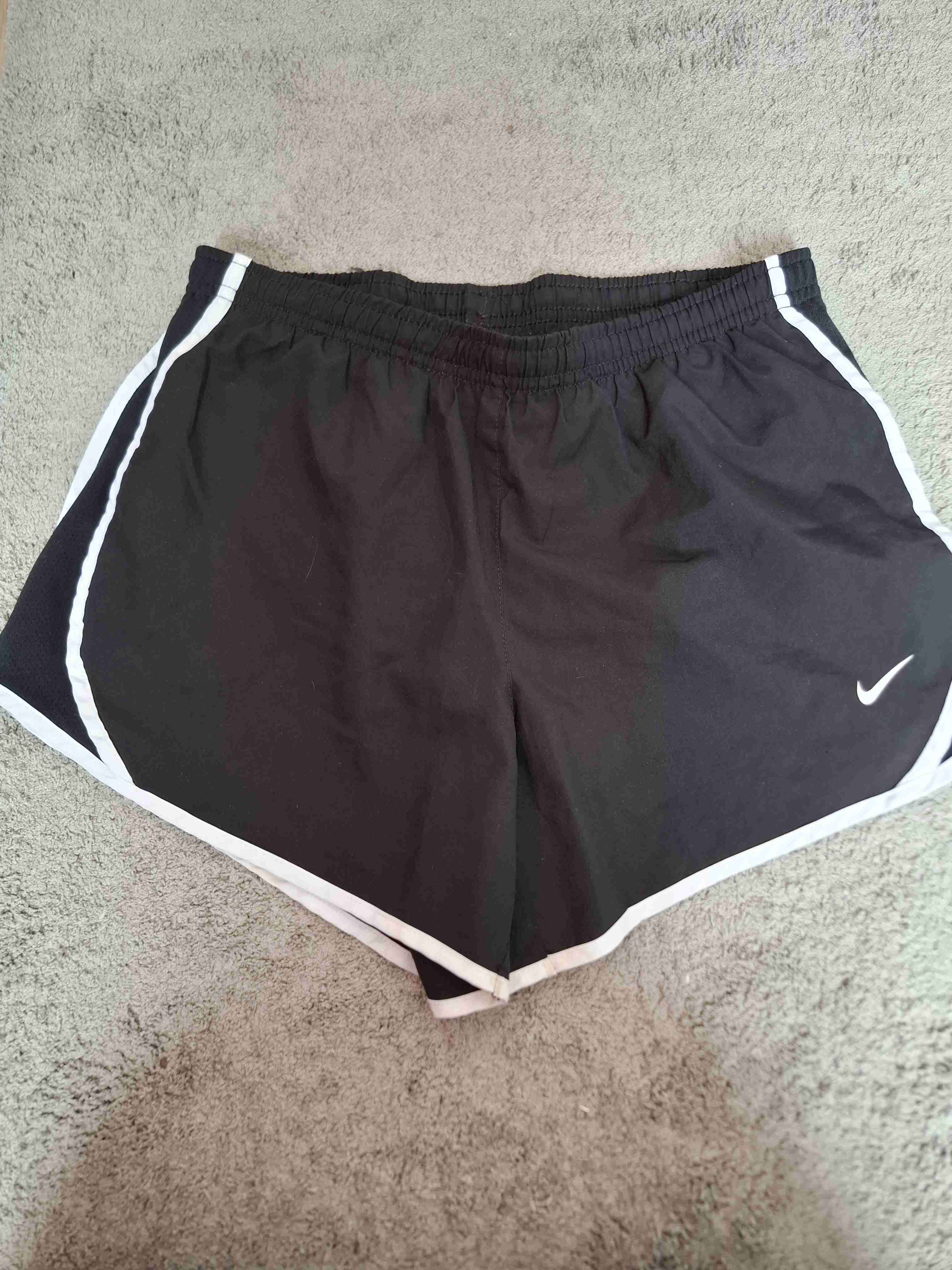 Short deportivo negro Nike - miniatura 2