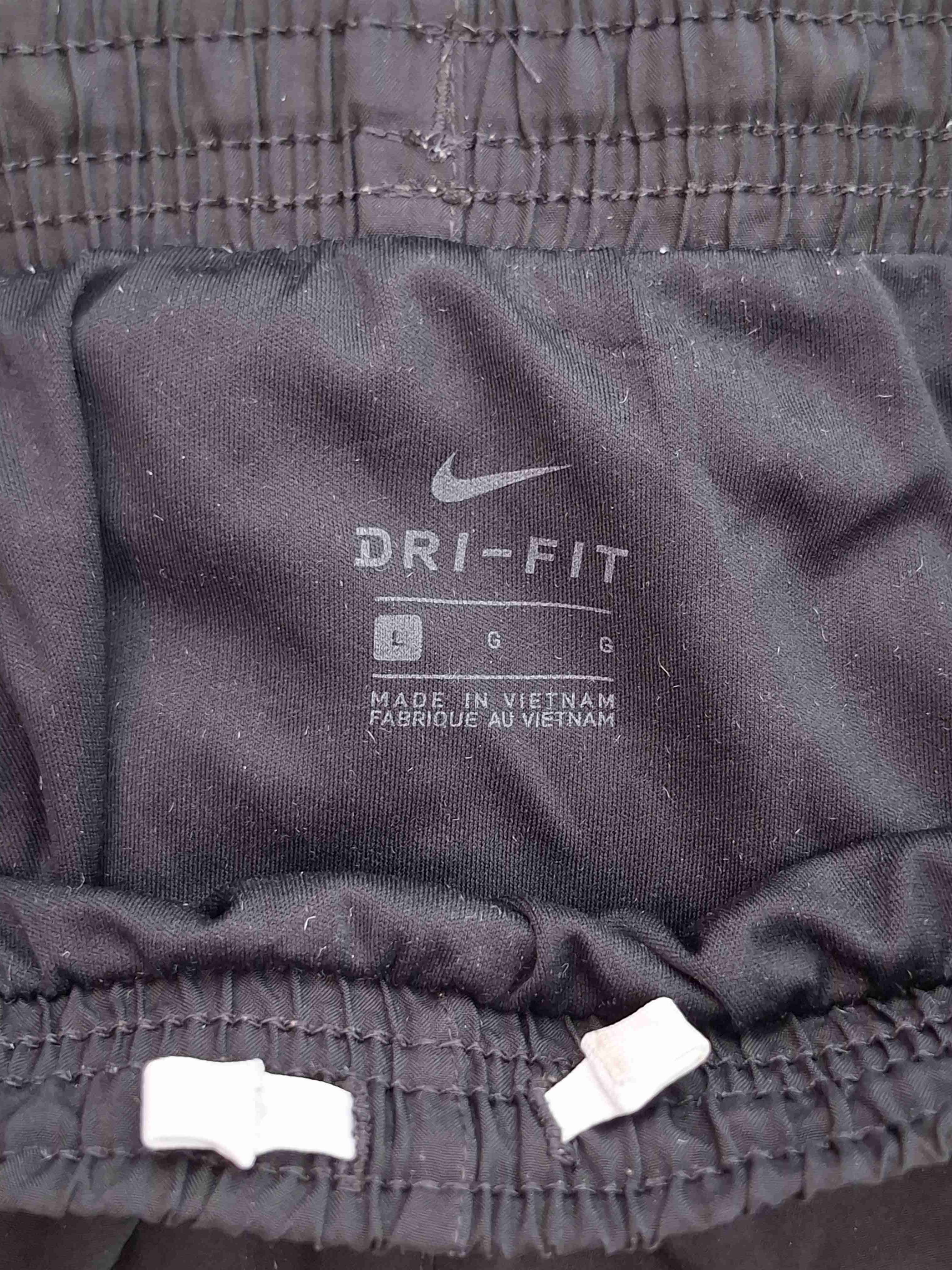 Short deportivo negro Nike - miniatura 4