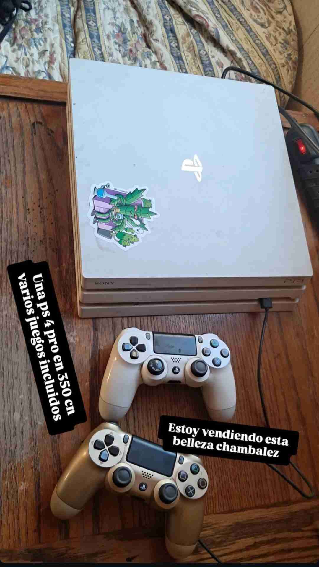 PS4 Pro con dos controles
