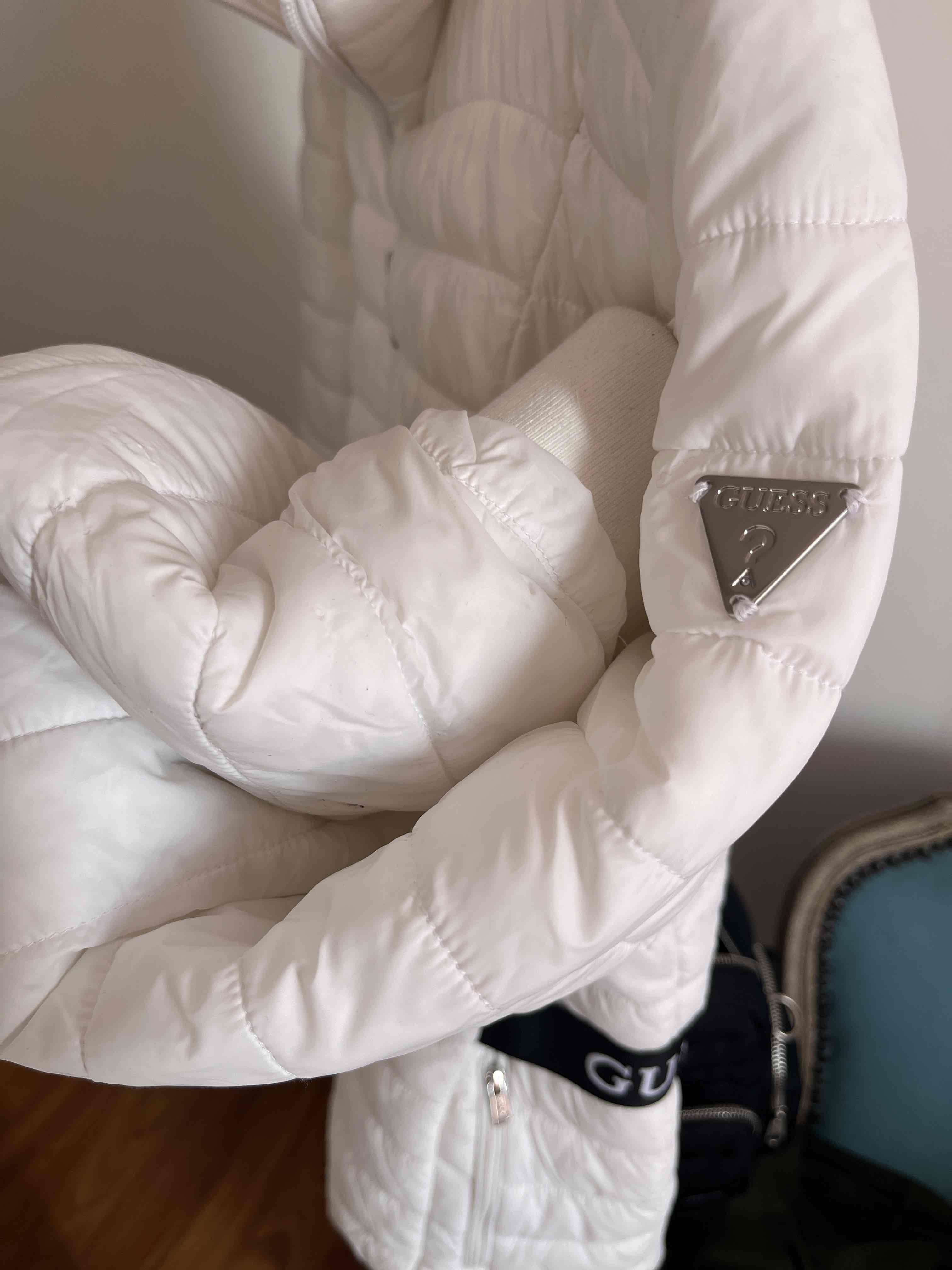 Chaqueta acolchada blanca Guess - 4