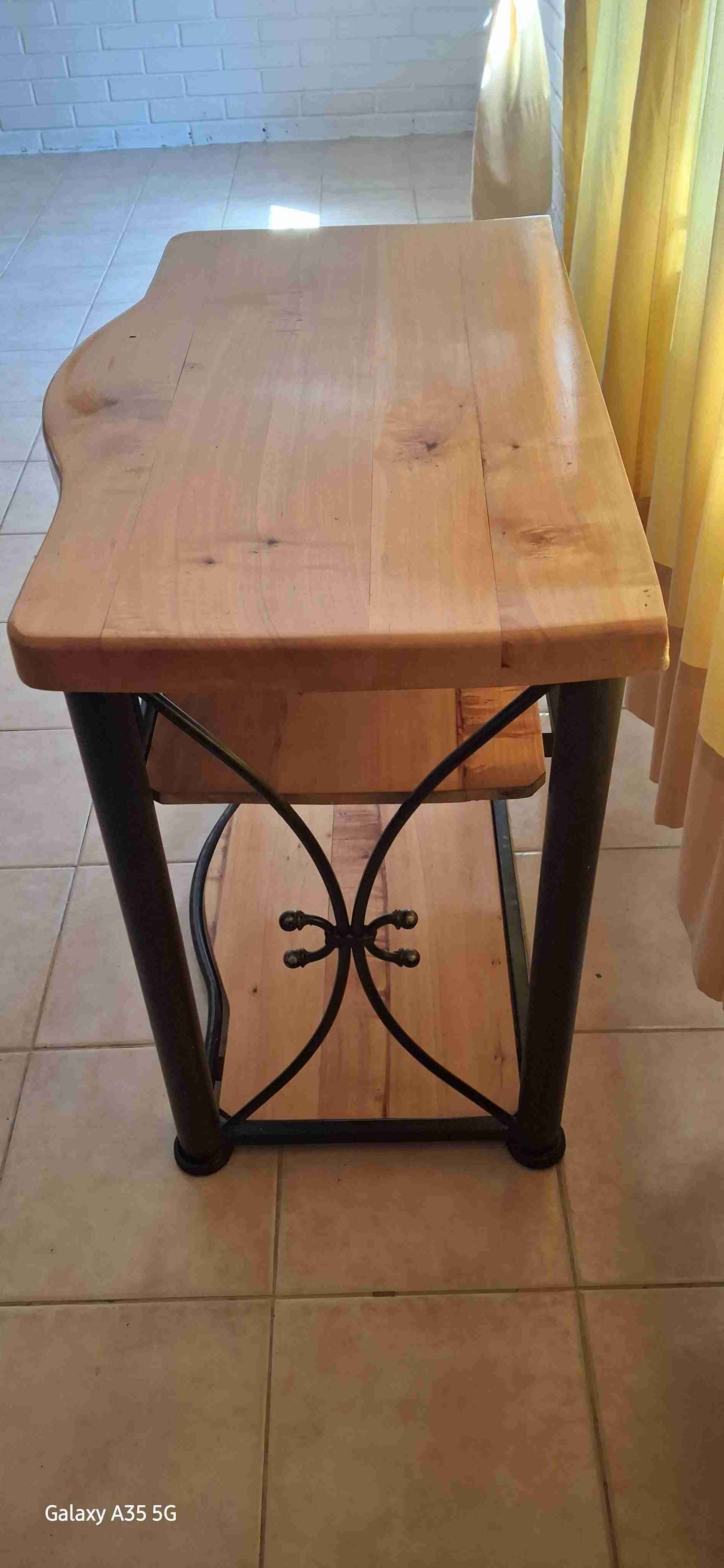 Mesa auxiliar de madera ideal TV. - miniatura 2