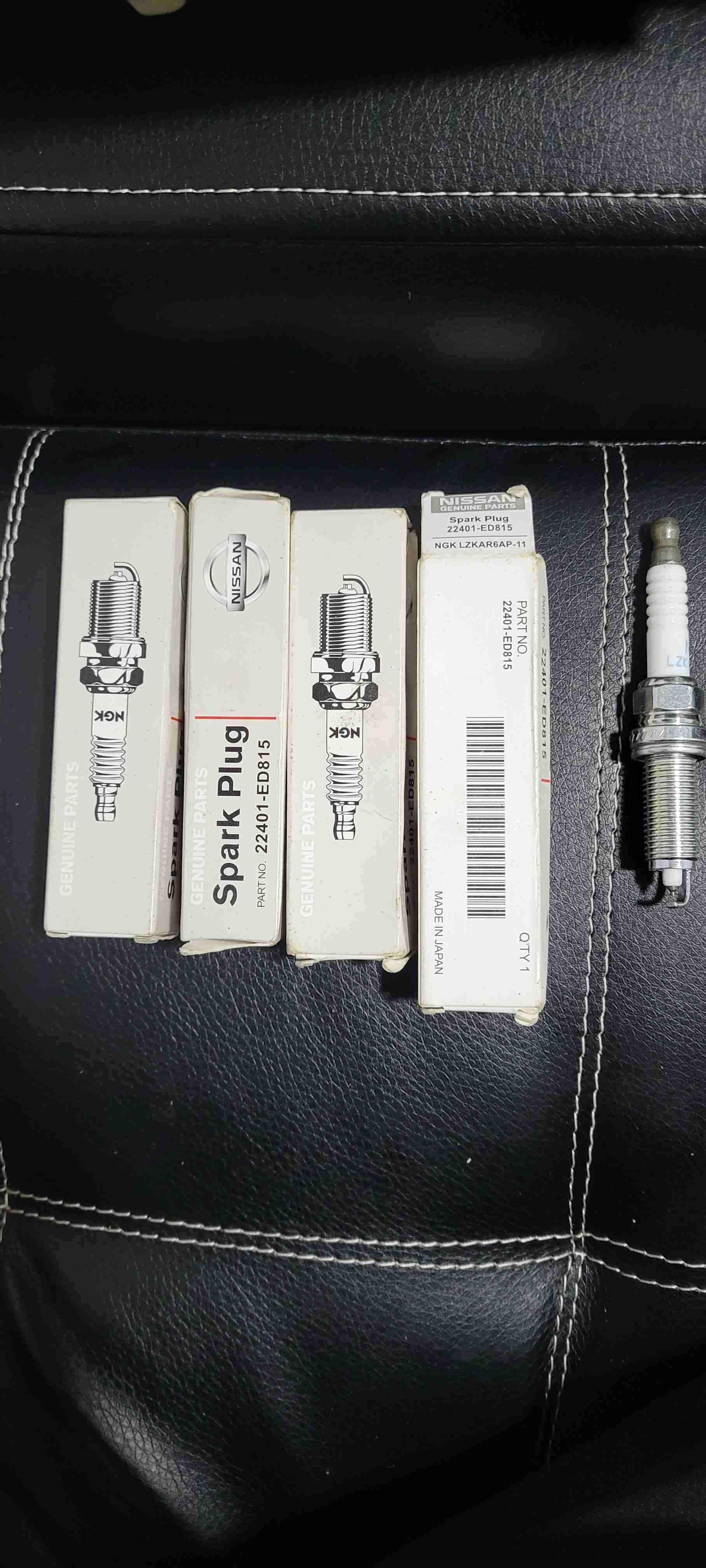 Bujías nuevas NGK Nissan - miniatura 1