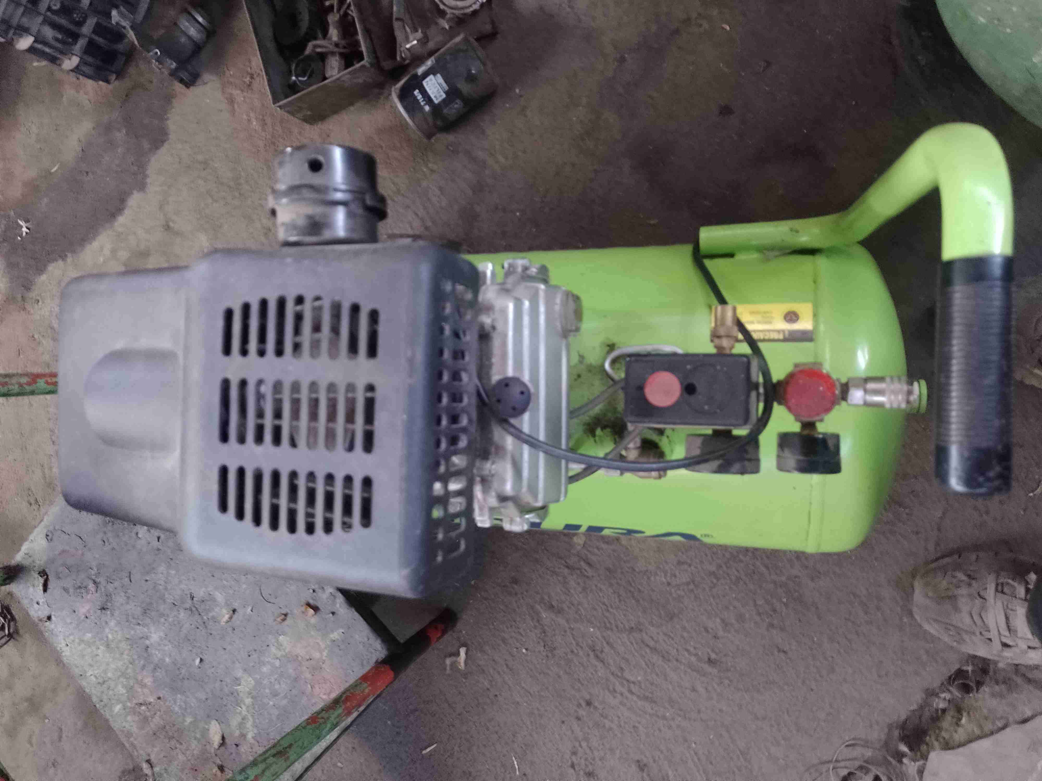 Compresor de aire Indura verde - miniatura 4