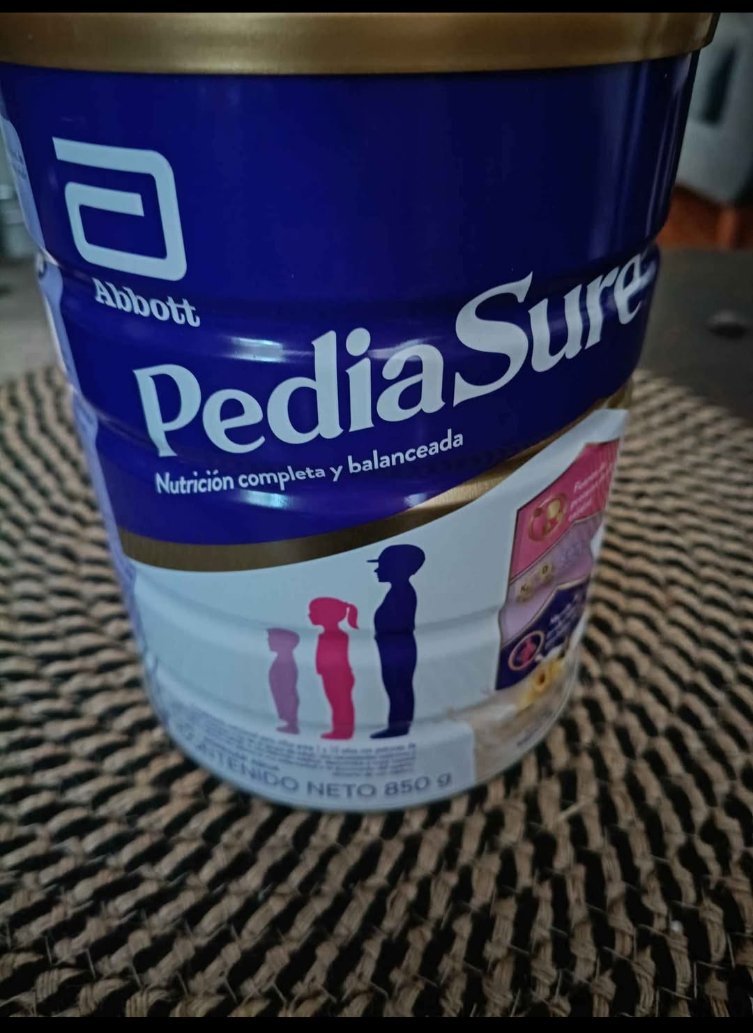Lata de suplemento PediaSure 850g