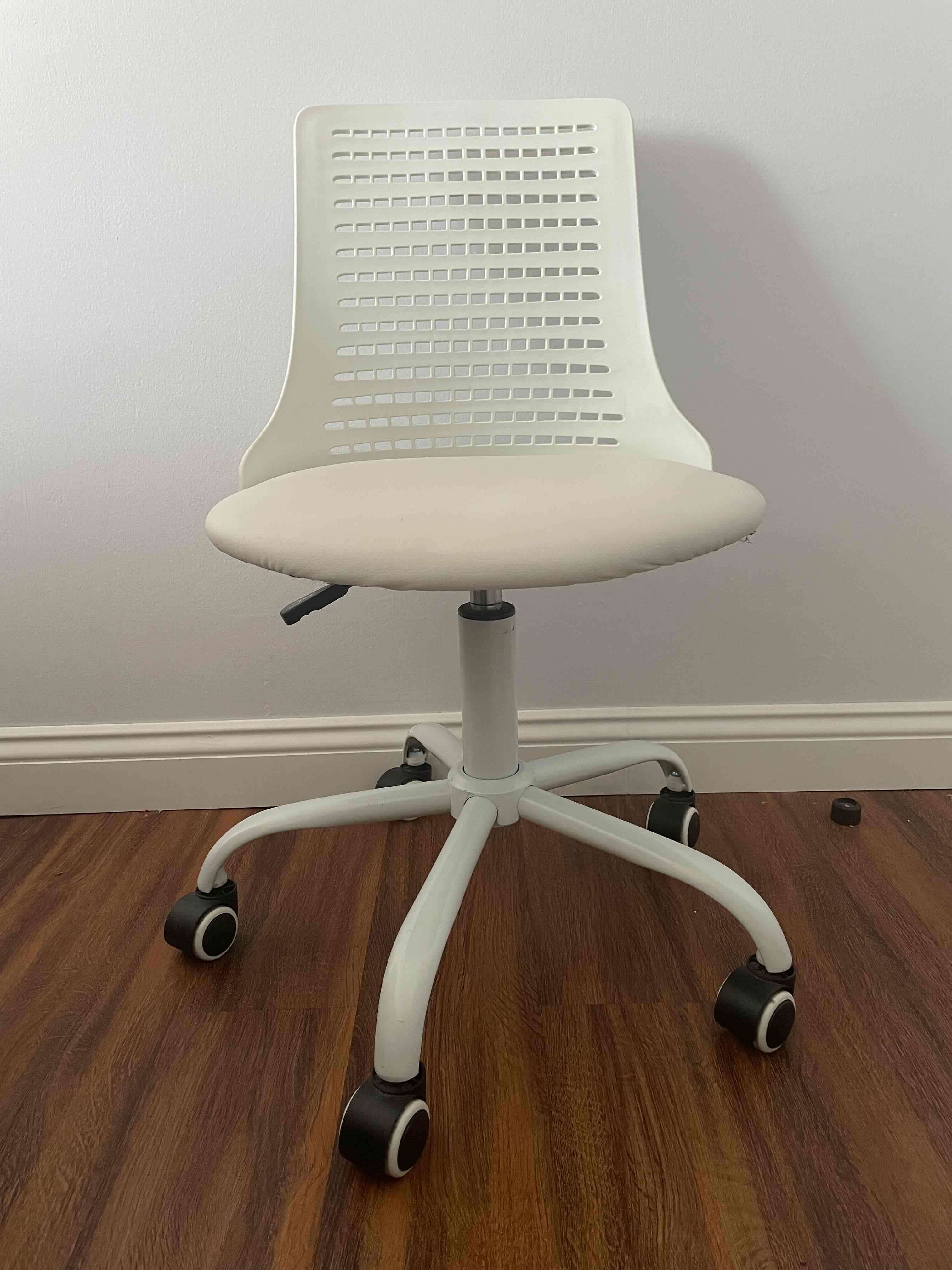 Silla de oficina blanca - miniatura 1