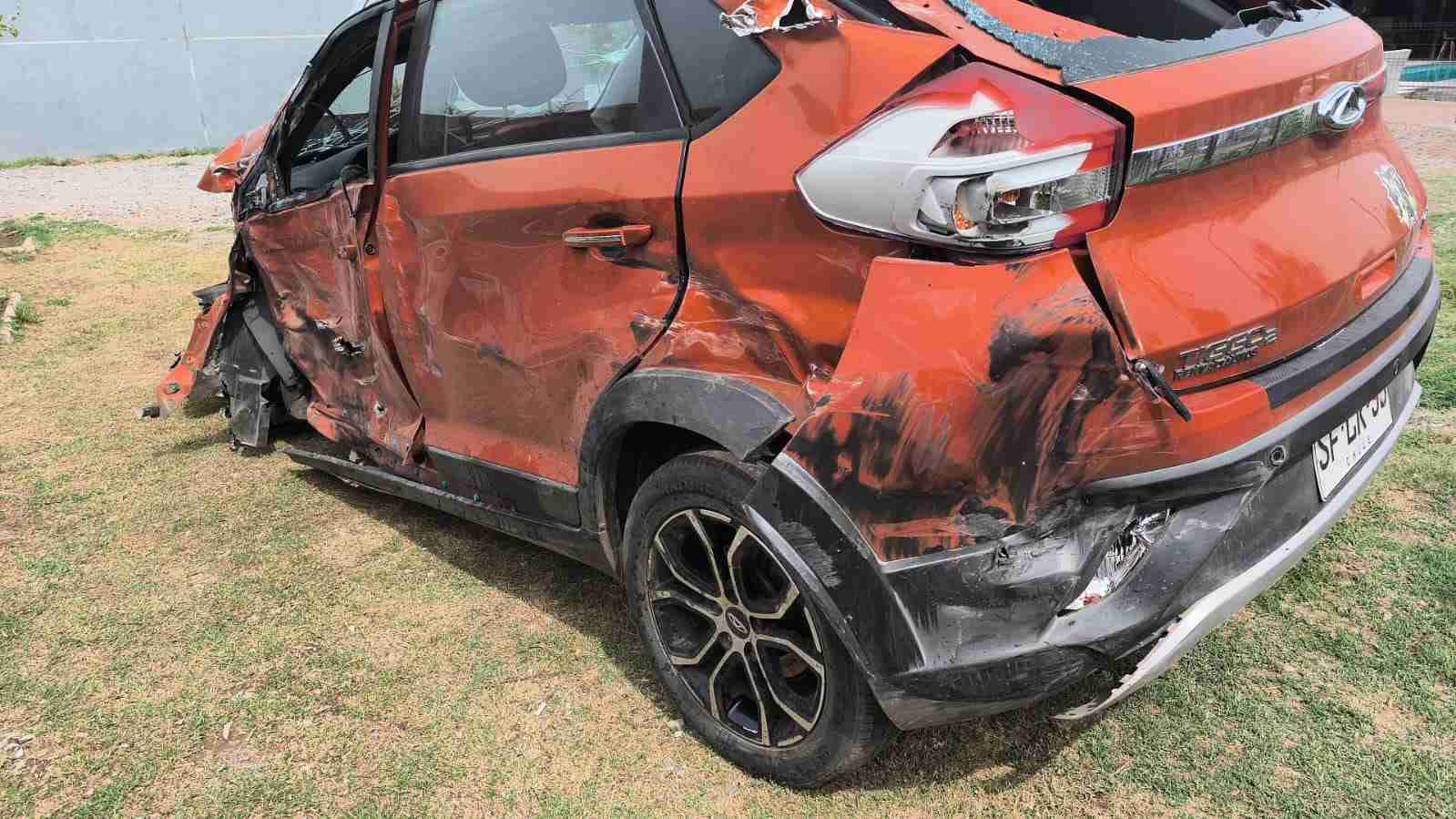 Auto chocado para repuestos - miniatura 1