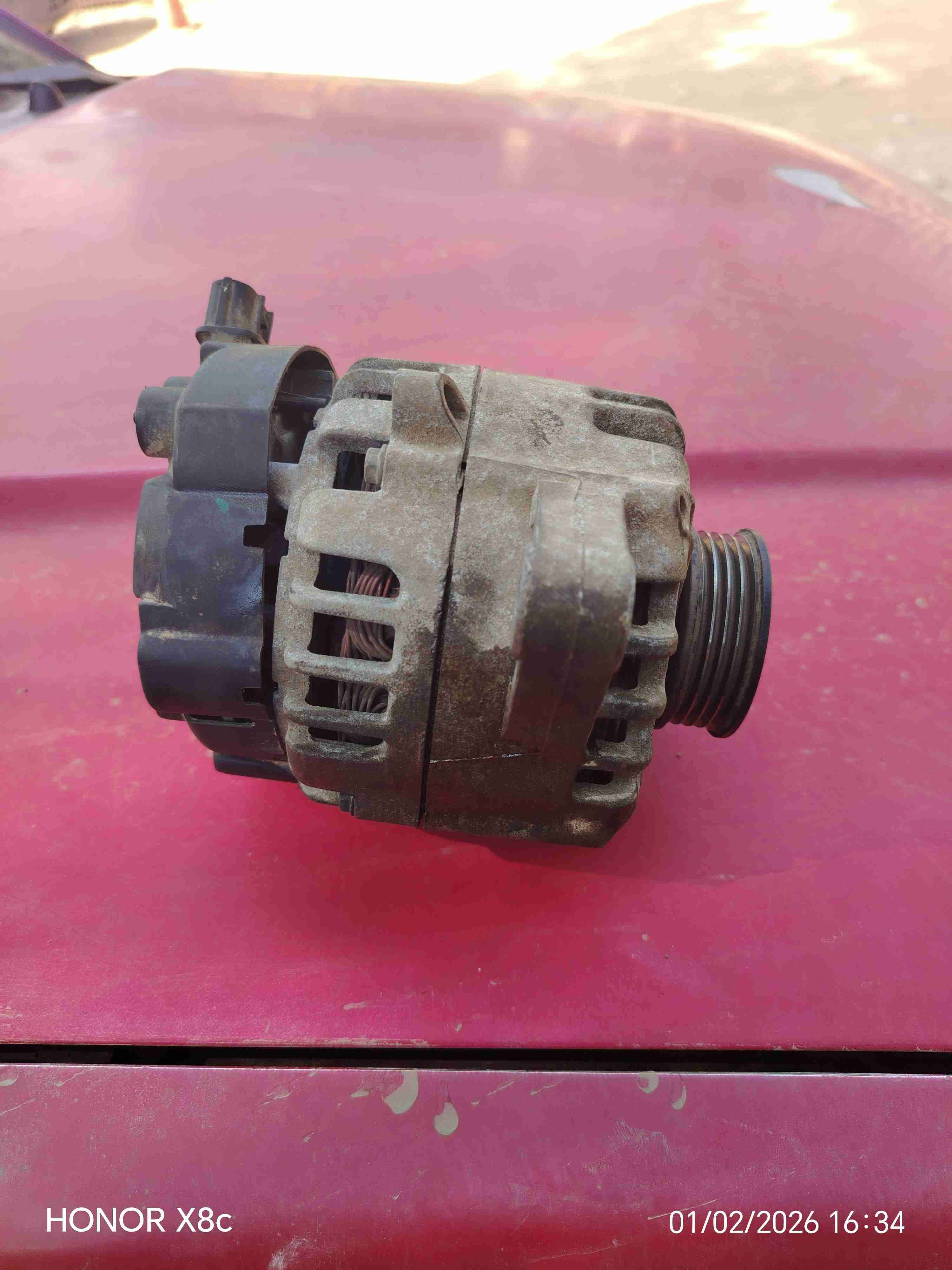 Alternador de auto usado - miniatura 1