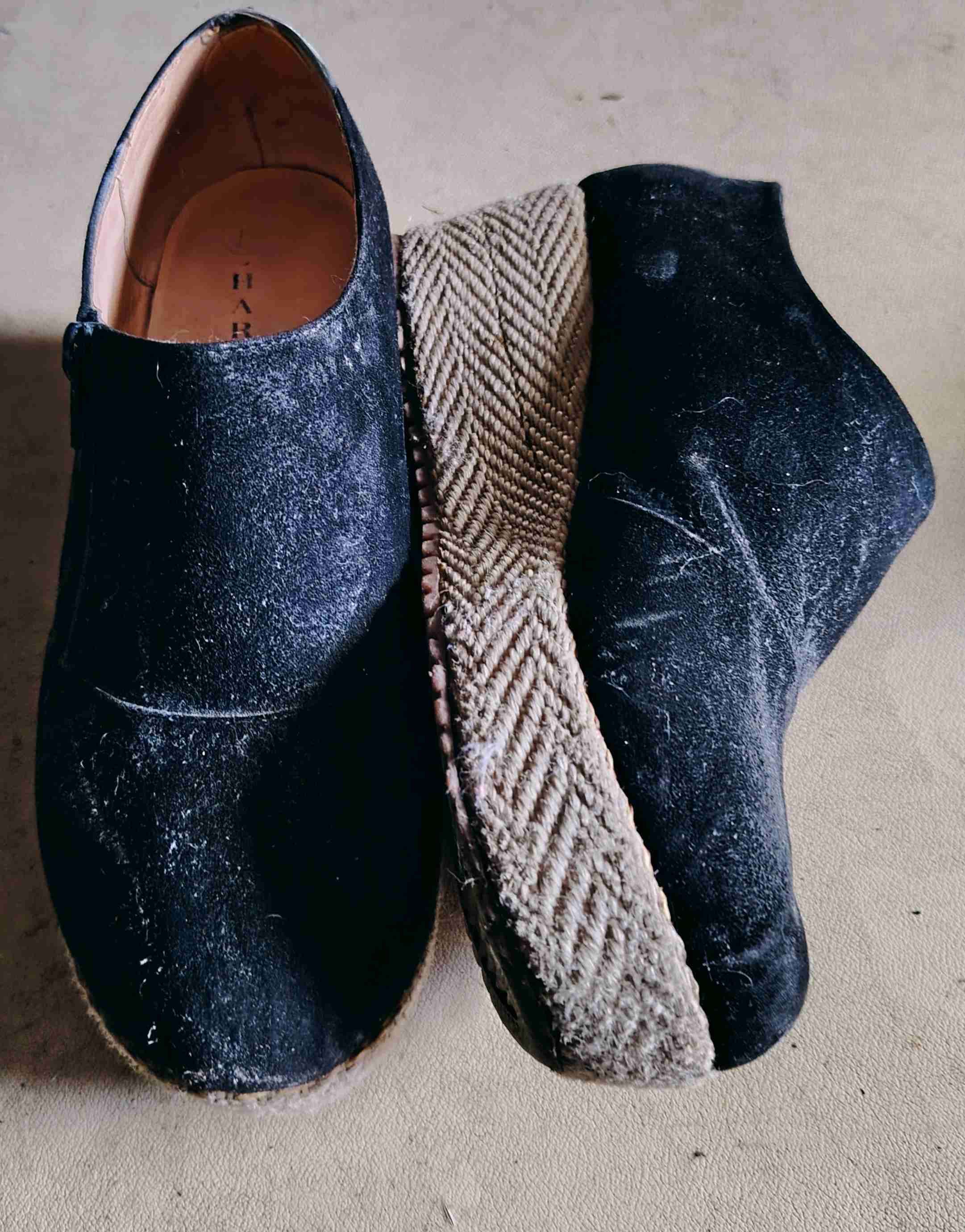 Zapatos de cuero negros usados - 1