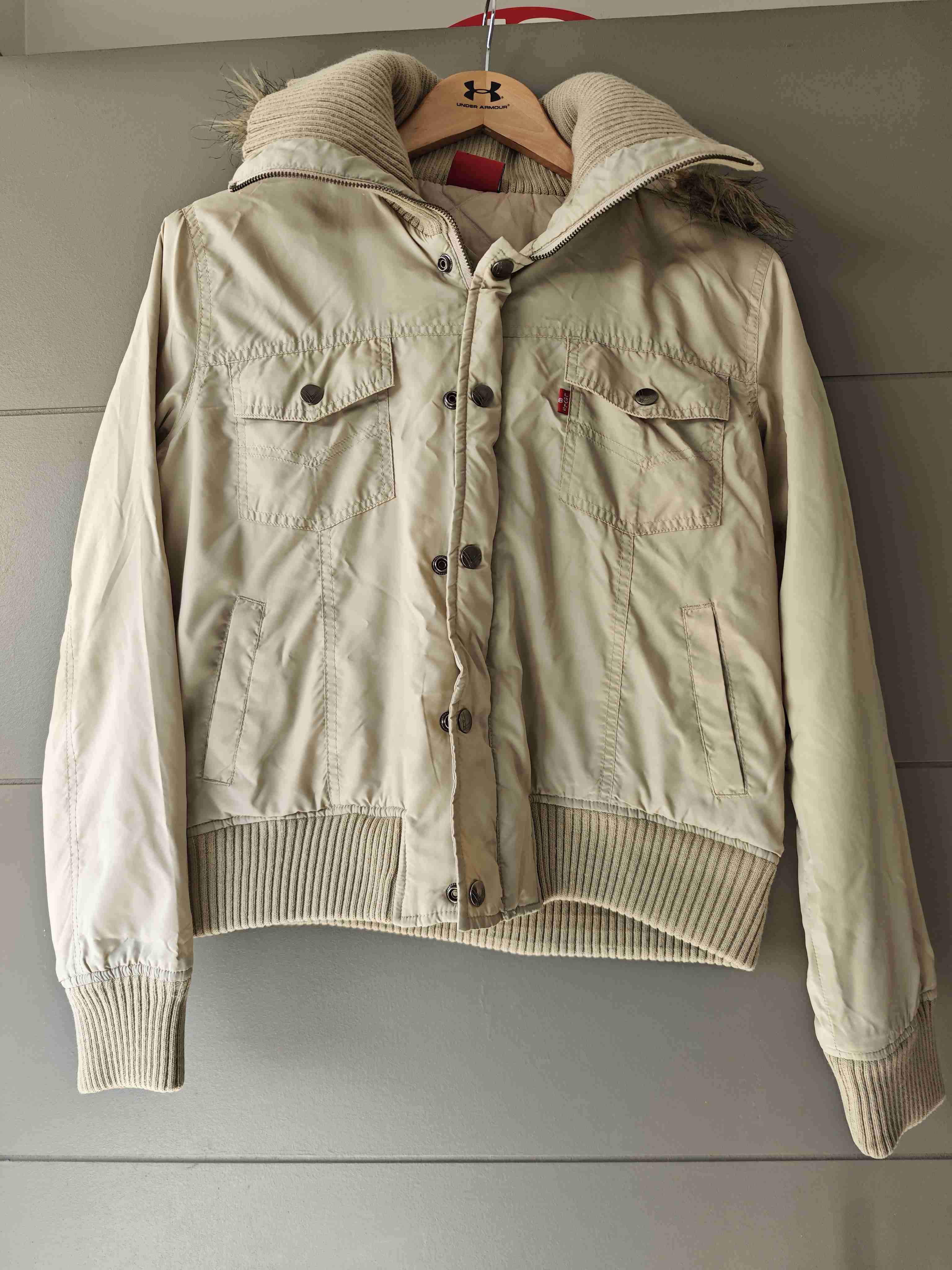 Chaqueta beige con capucha - miniatura 1