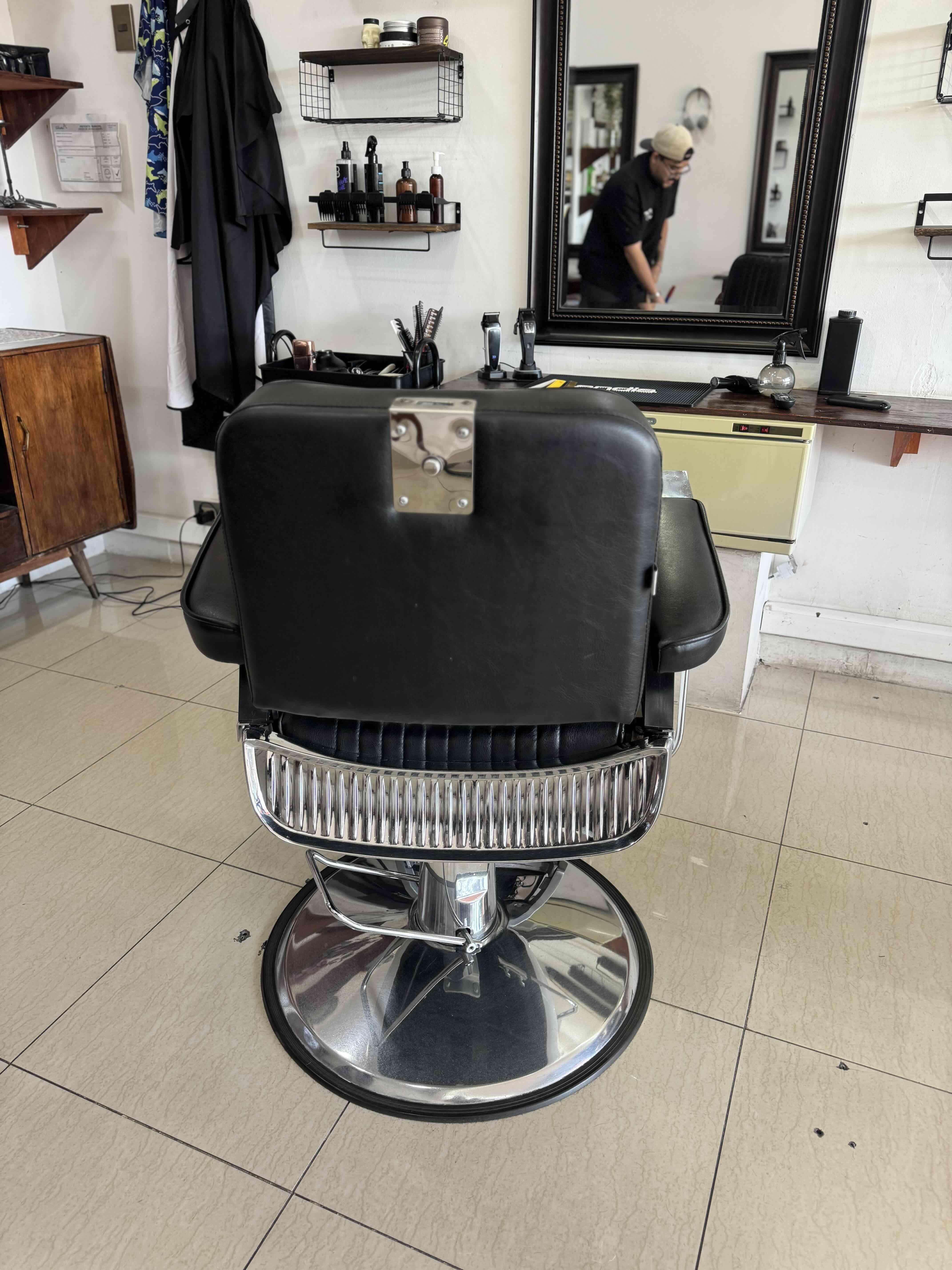 Silla de peluquería reclinable - miniatura 3