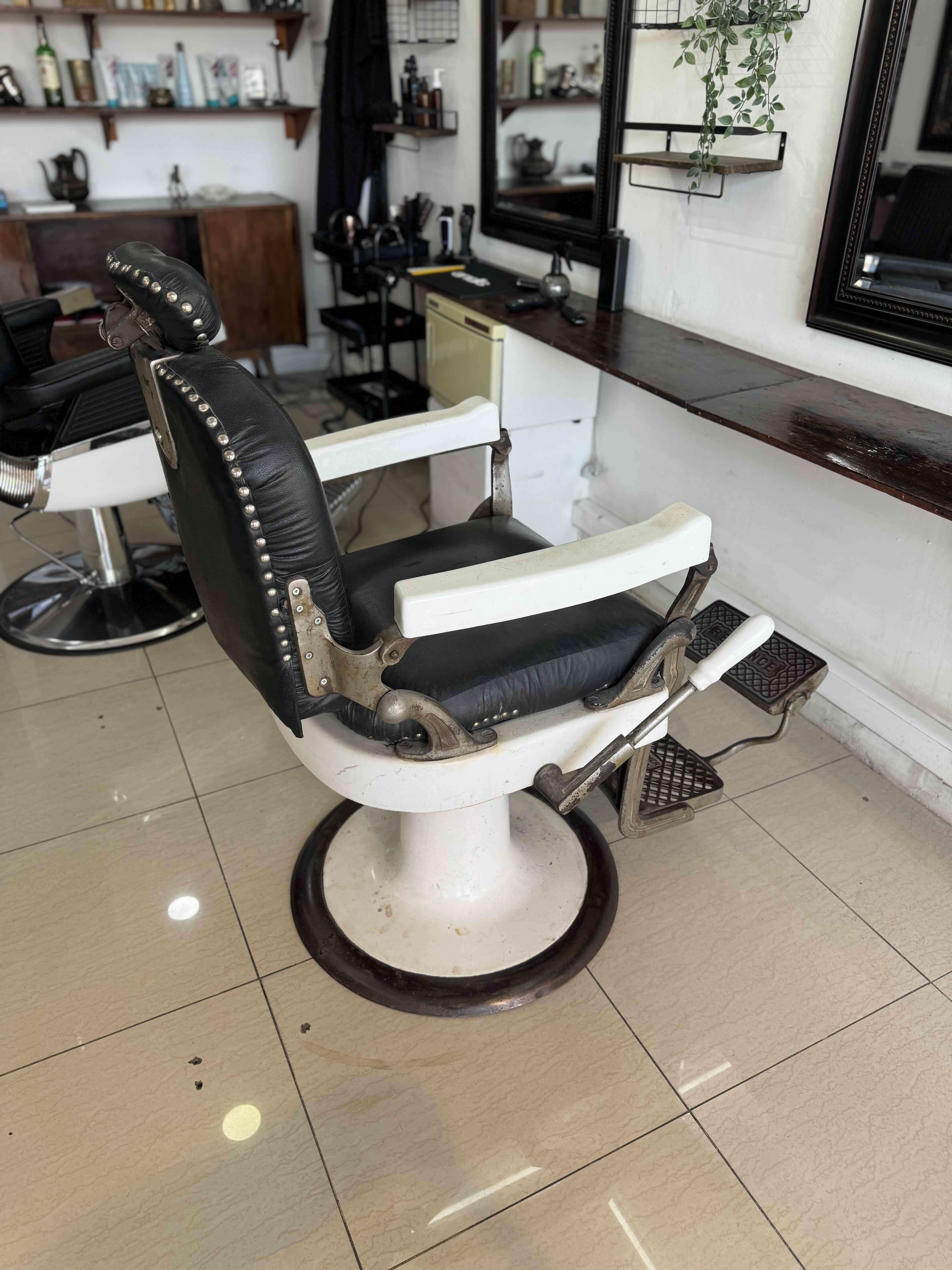 Silla de barbero vintage - miniatura 3