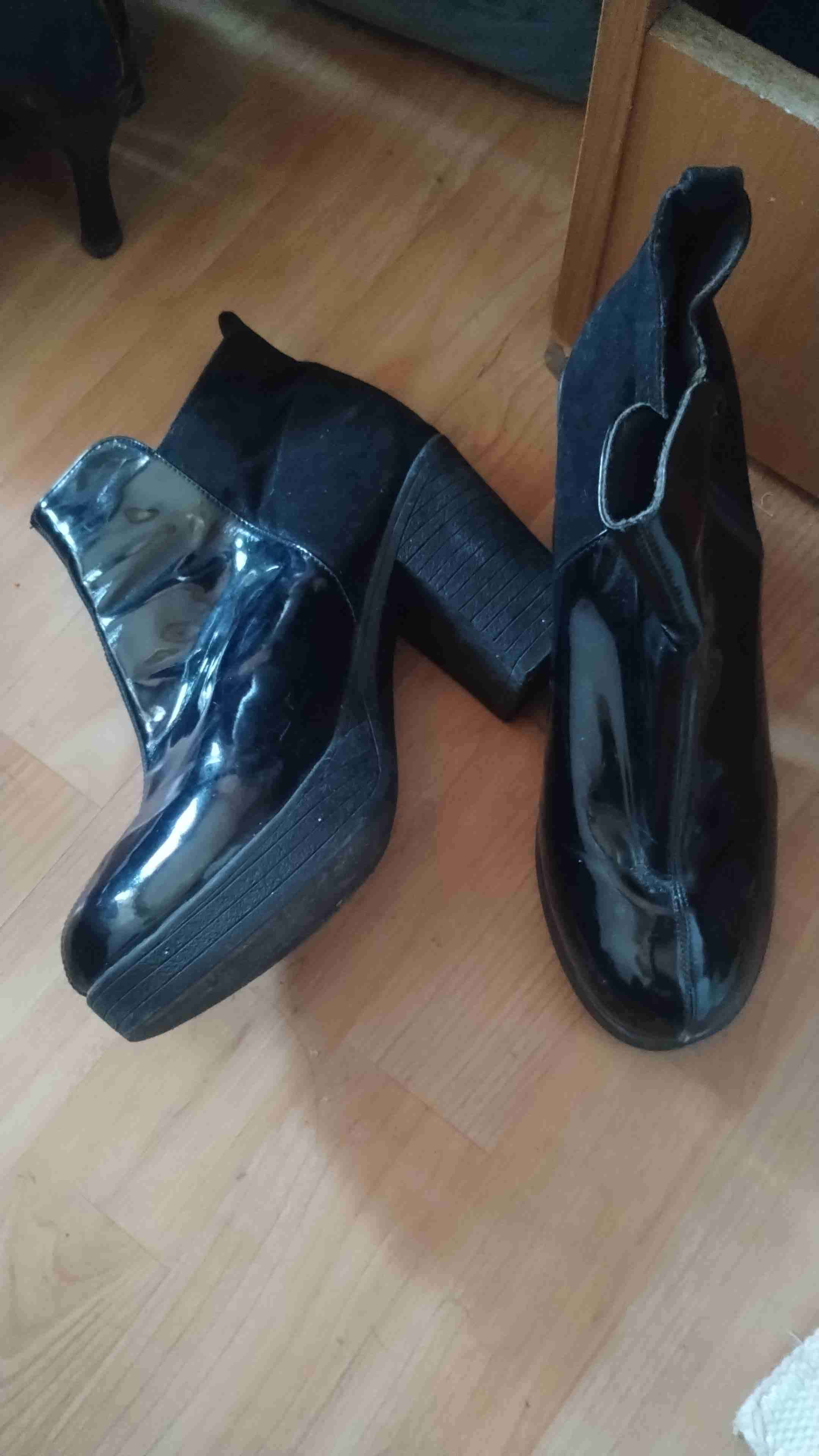 Botines negros charol grueso