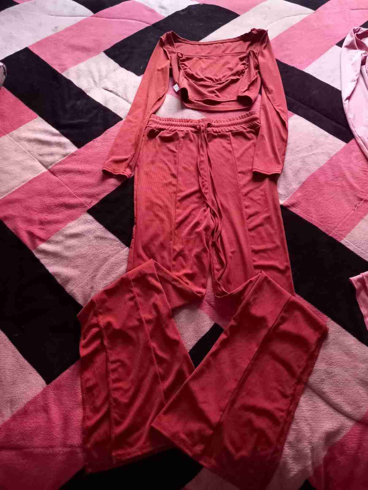 Conjunto rosa de dos piezas - miniatura 2