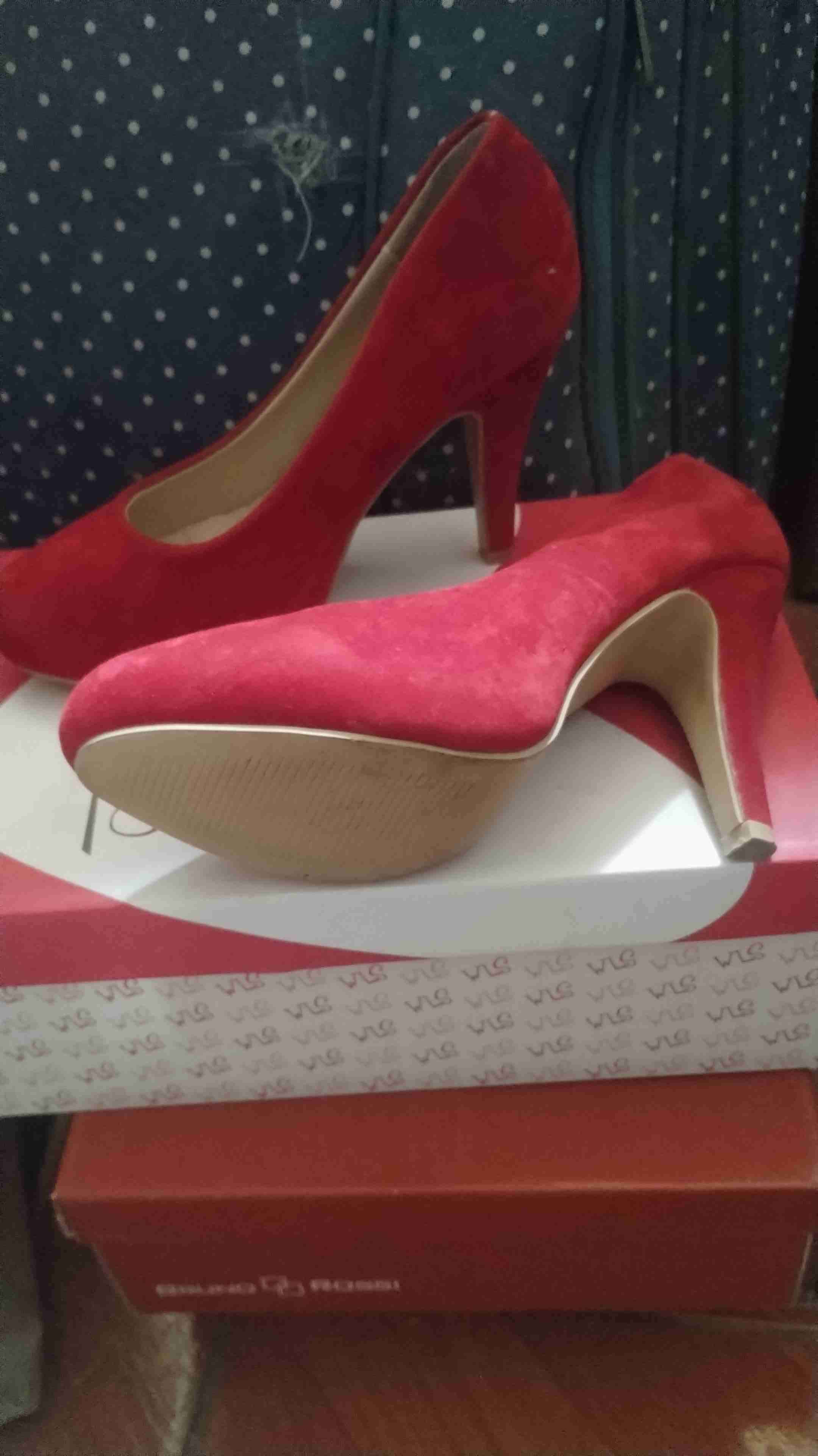 Tacones altos rojos de gamuza - miniatura 2