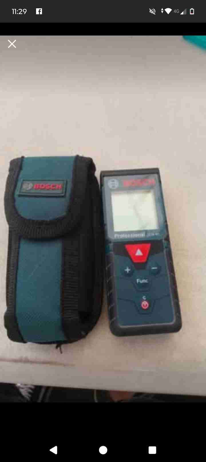 Medidor láser Bosch con funda