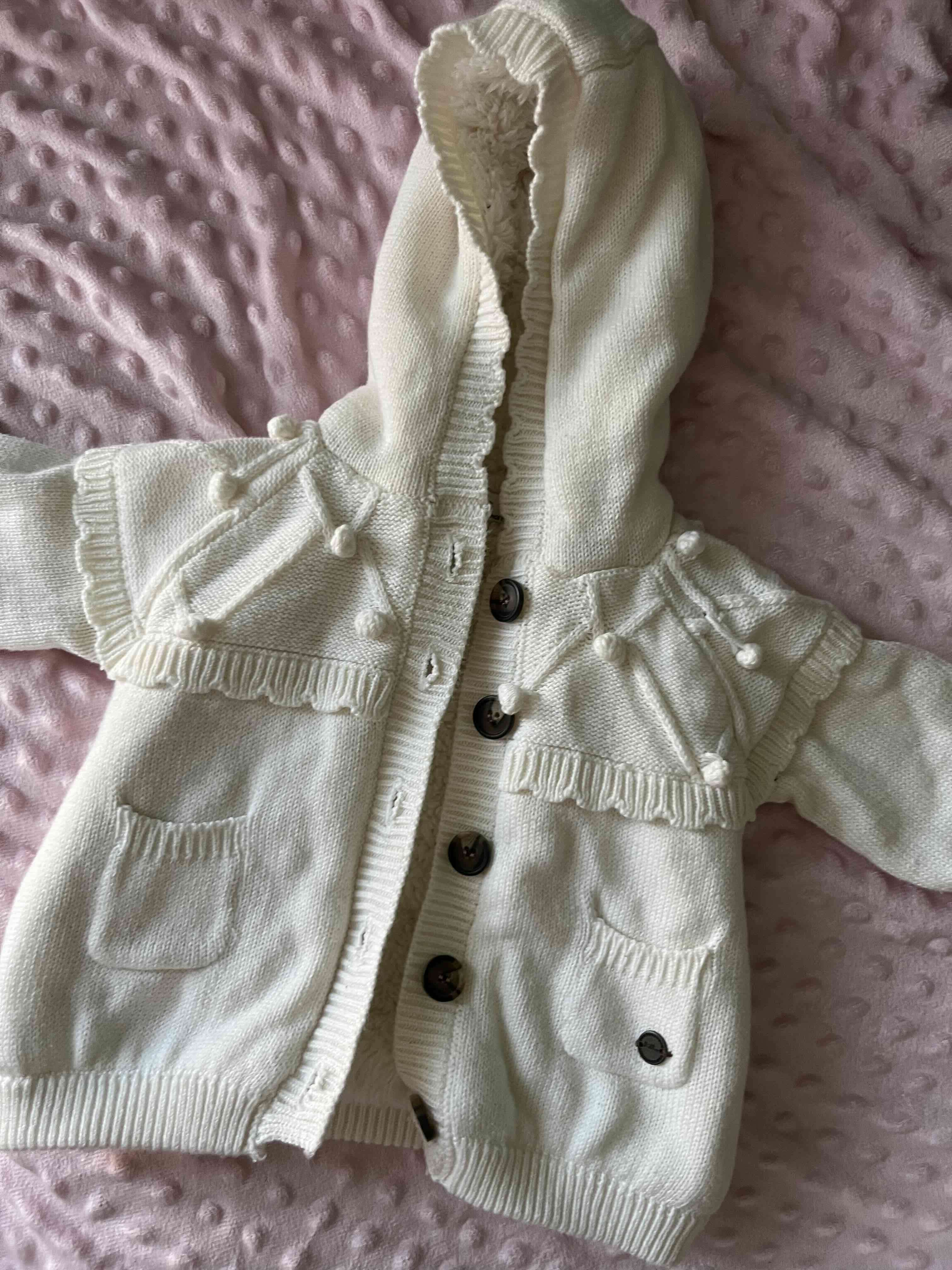 Chaqueta blanca de bebé pillín 9 meses